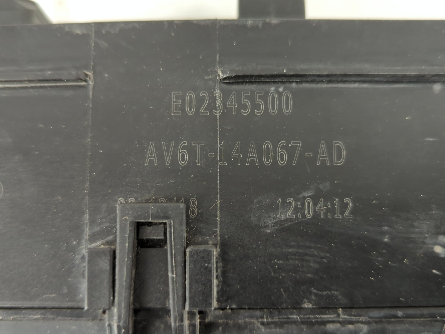 2018 Ford Escape Fusebox Fuse Box Panel Relay Module P/N:AV6T-14A142-AB E00027328 Fits OEM Used Auto Parts - Oemusedautopart