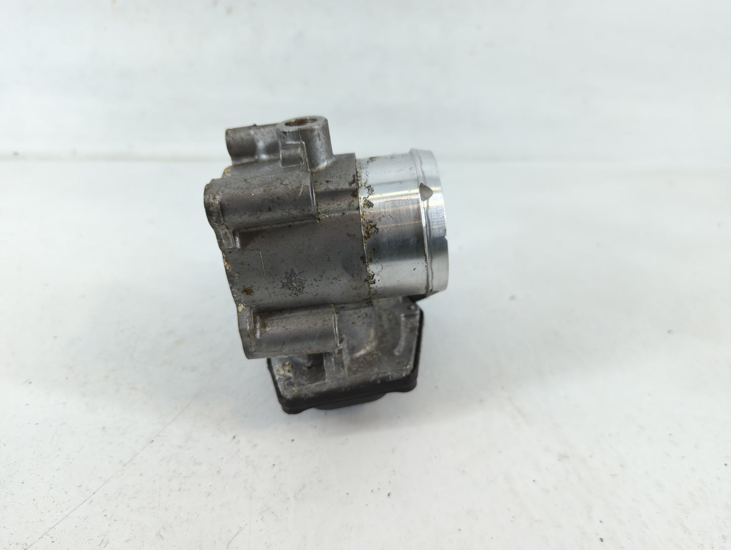 2017-2019 Ford Escape Throttle Body P/N:DS7G-9F991-BB B17 191 4299 Fits Fits 2014 2015 2016 2017 2018 2019 2020 OEM Used Aut