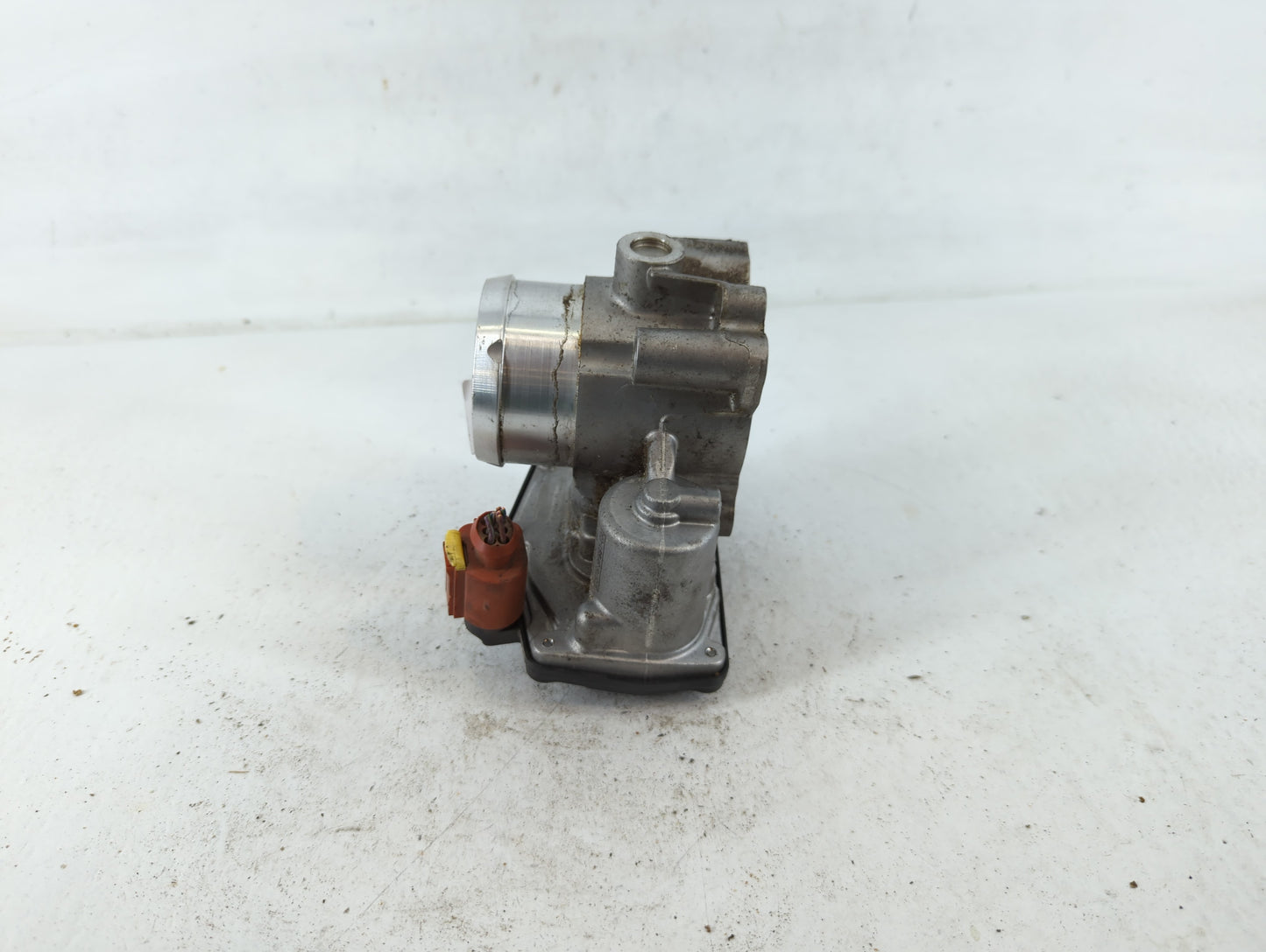 2017-2019 Ford Escape Throttle Body P/N:DS7G-9F991-CA B18 032 6277 Fits Fits 2014 2015 2016 2017 2018 2019 2020 OEM Used Aut