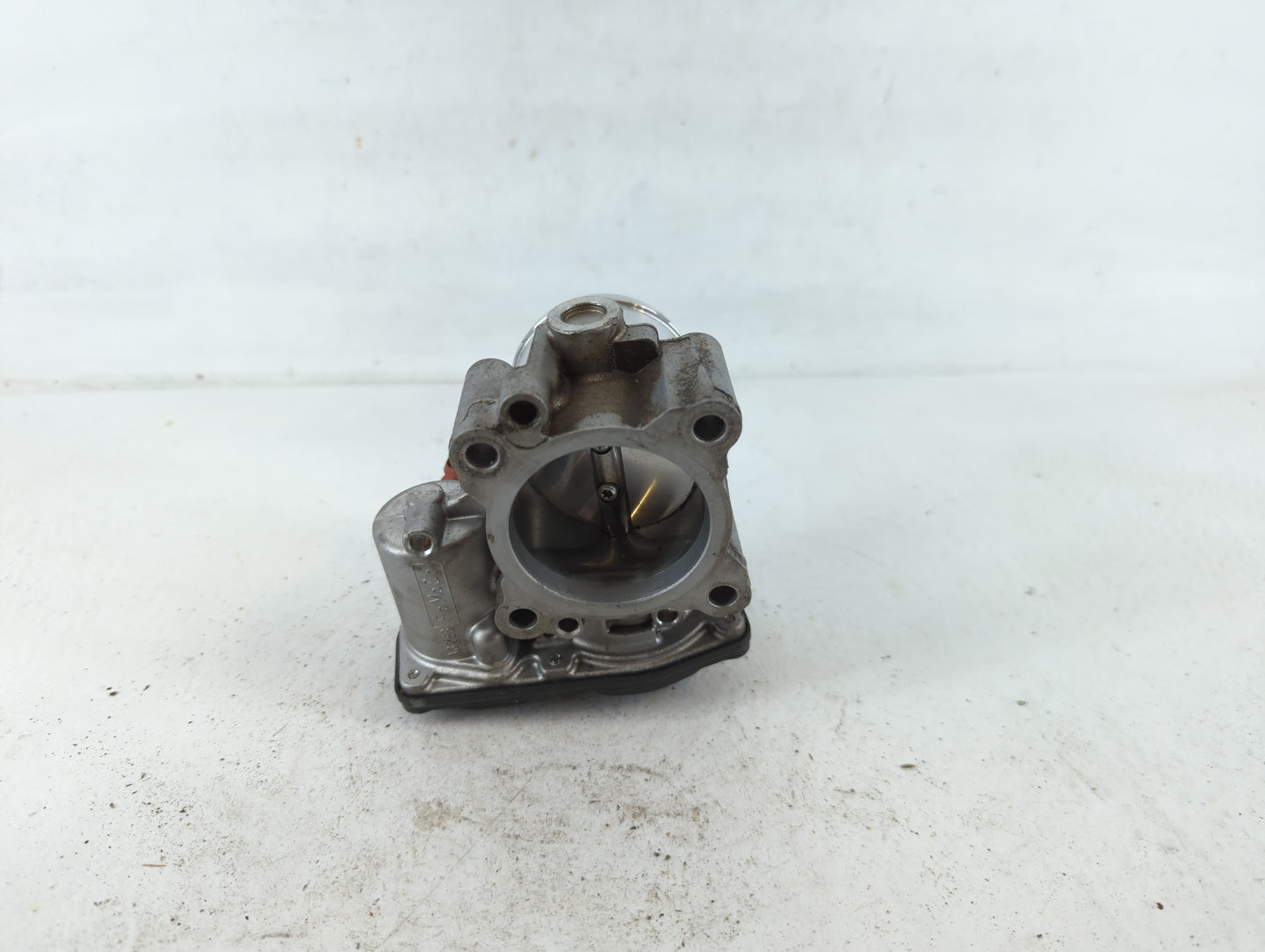 2017-2019 Ford Escape Throttle Body P/N:DS7G-9F991-CA B18 032 6277 Fits Fits 2014 2015 2016 2017 2018 2019 2020 OEM Used Aut