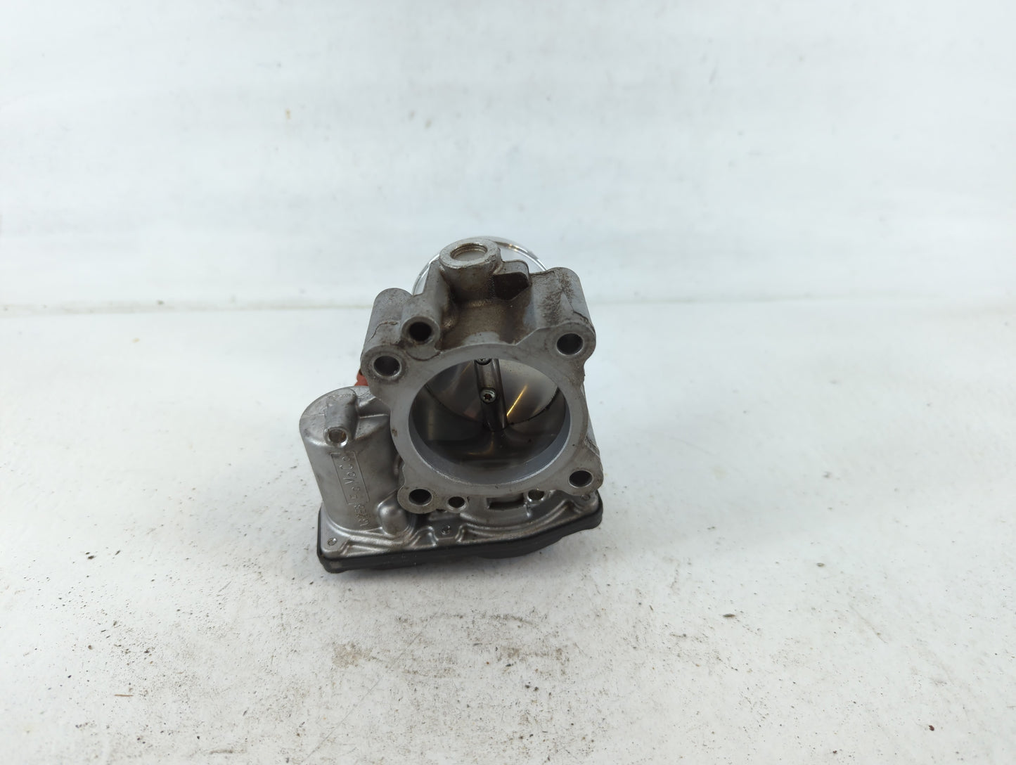 2017-2019 Ford Escape Throttle Body P/N:DS7G-9F991-CA B18 032 6277 Fits Fits 2014 2015 2016 2017 2018 2019 2020 OEM Used Aut