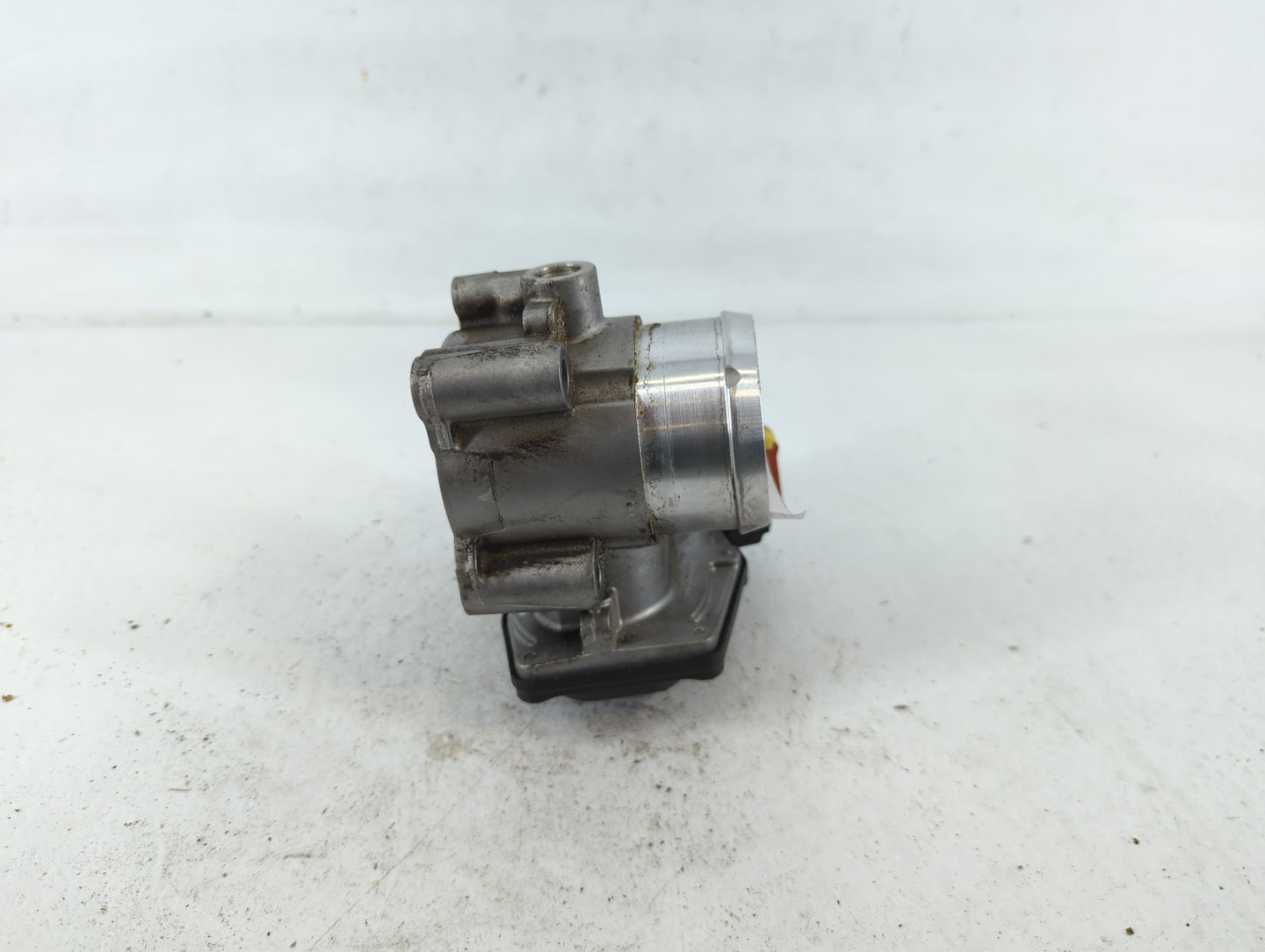 2017-2019 Ford Escape Throttle Body P/N:DS7G-9F991-CA B18 032 6277 Fits Fits 2014 2015 2016 2017 2018 2019 2020 OEM Used Aut