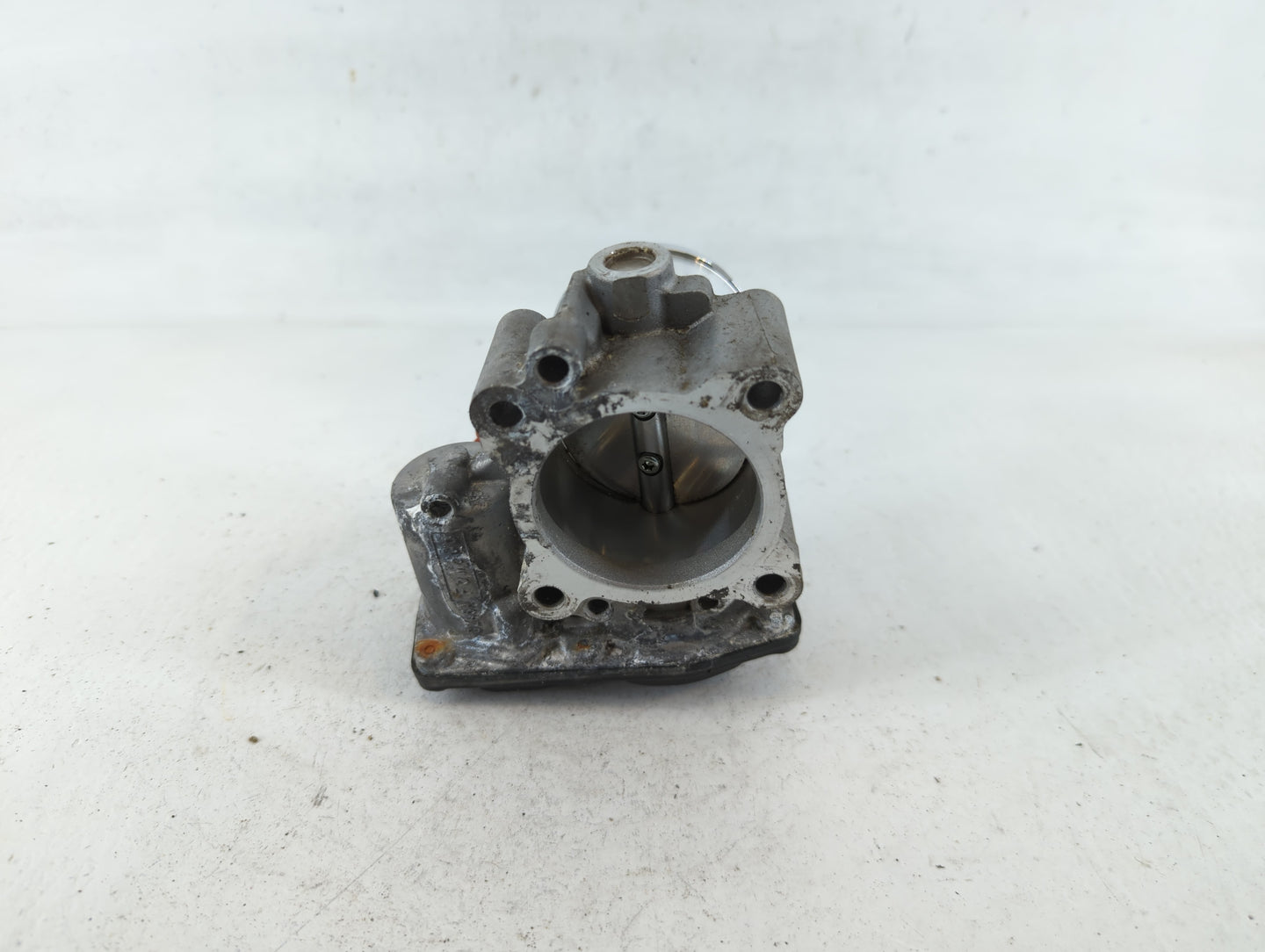 2017-2019 Ford Escape Throttle Body P/N:DS7G-9F991-GA K18 004 0624 Fits Fits 2014 2015 2016 2017 2018 2019 2020 OEM Used Aut