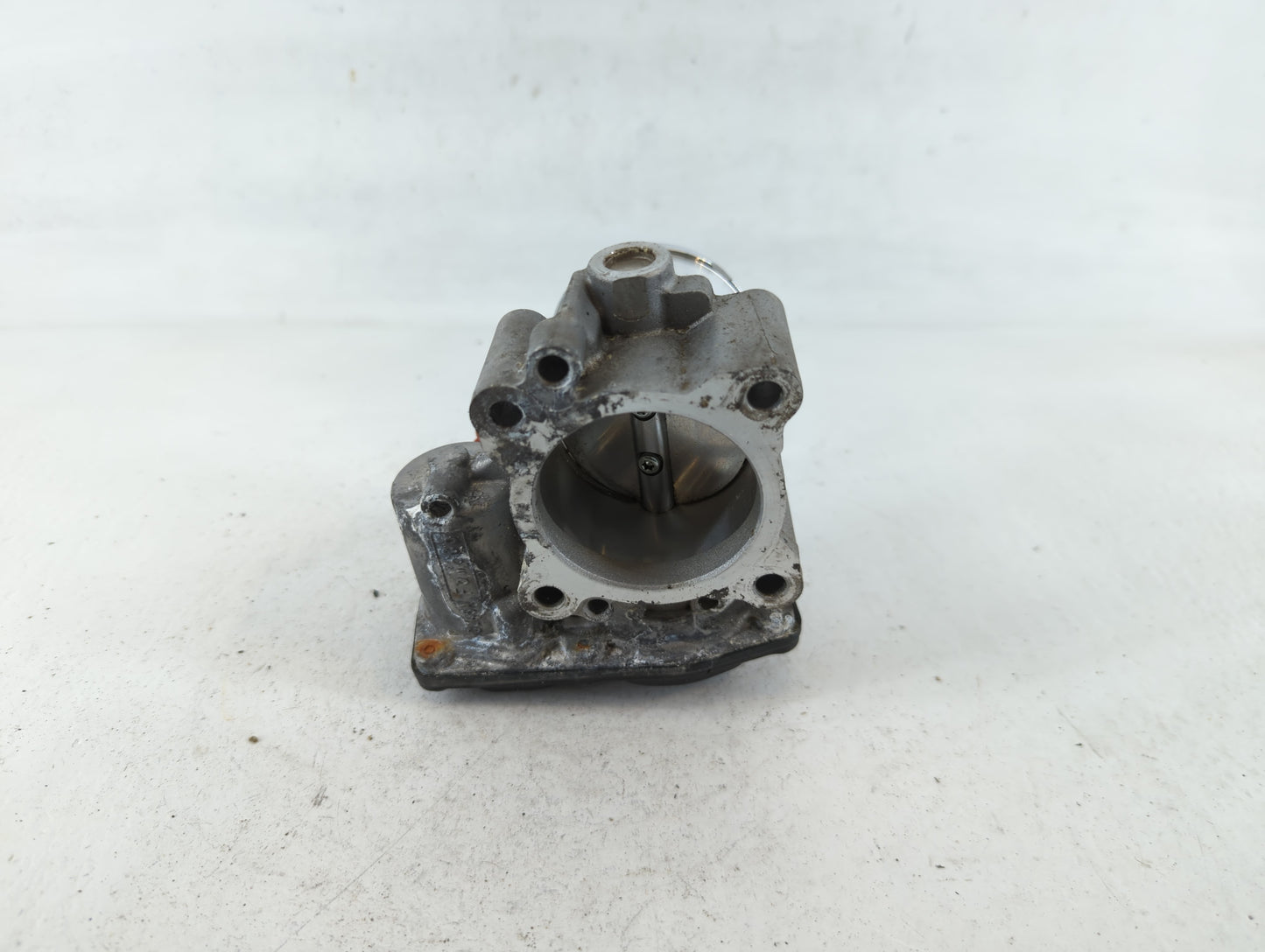 2017-2019 Ford Escape Throttle Body P/N:DS7G-9F991-GA K18 004 0624 Fits Fits 2014 2015 2016 2017 2018 2019 2020 OEM Used Aut