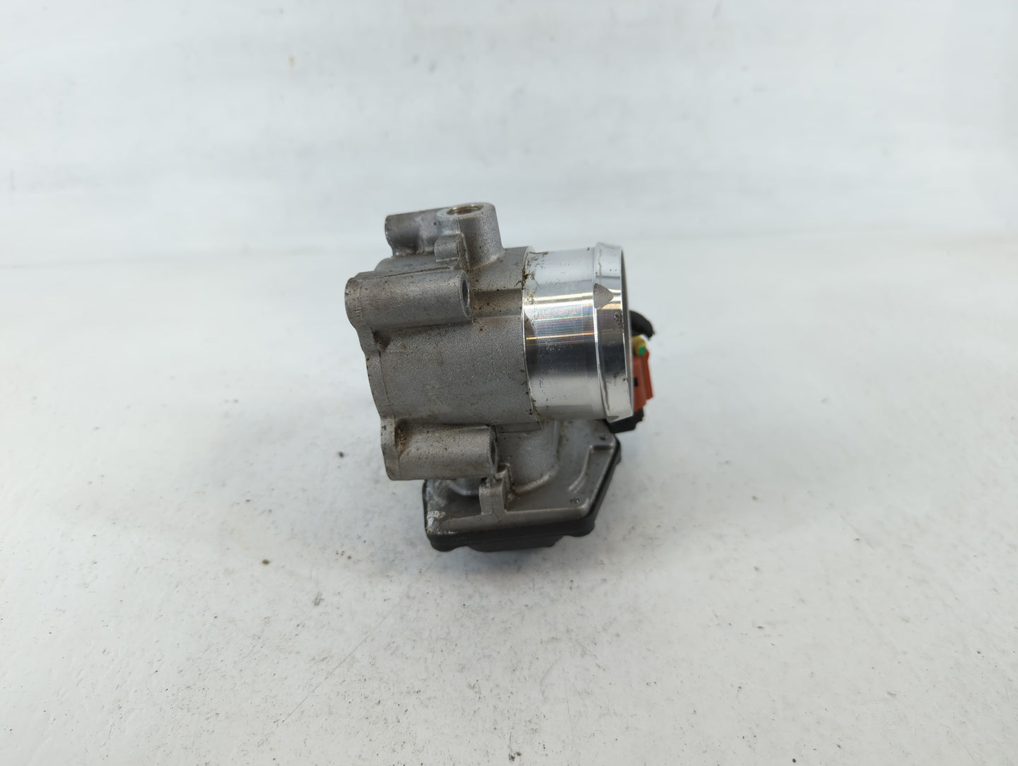 2017-2019 Ford Escape Throttle Body P/N:DS7G-9F991-GA K18 004 0624 Fits Fits 2014 2015 2016 2017 2018 2019 2020 OEM Used Aut