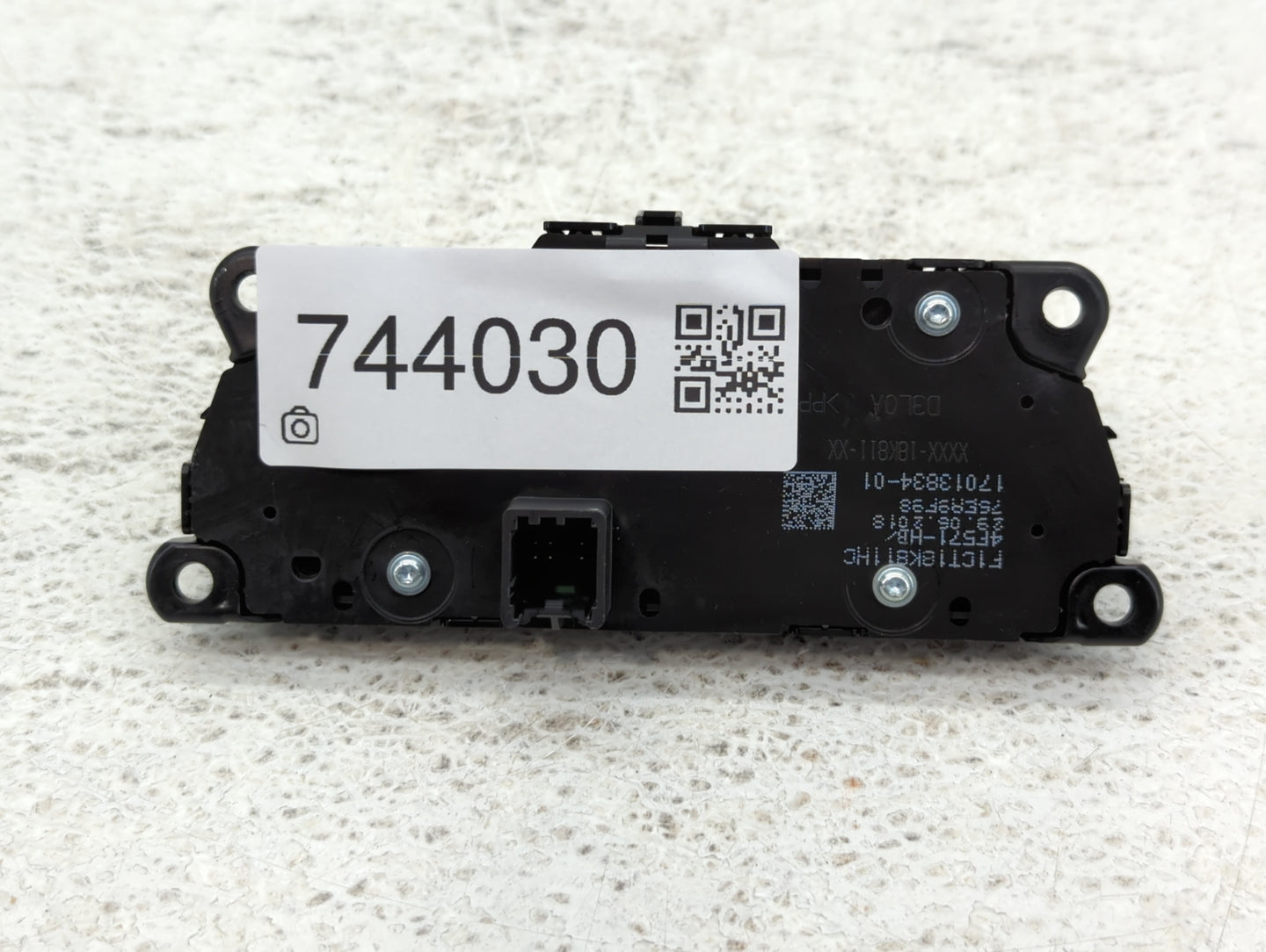 2017-2019 Ford Escape Radio AM FM Cd Player Receiver Replacement P/N:4F571-HB F1CT18K811HC Fits Fits 2017 2018 2019 OEM Used