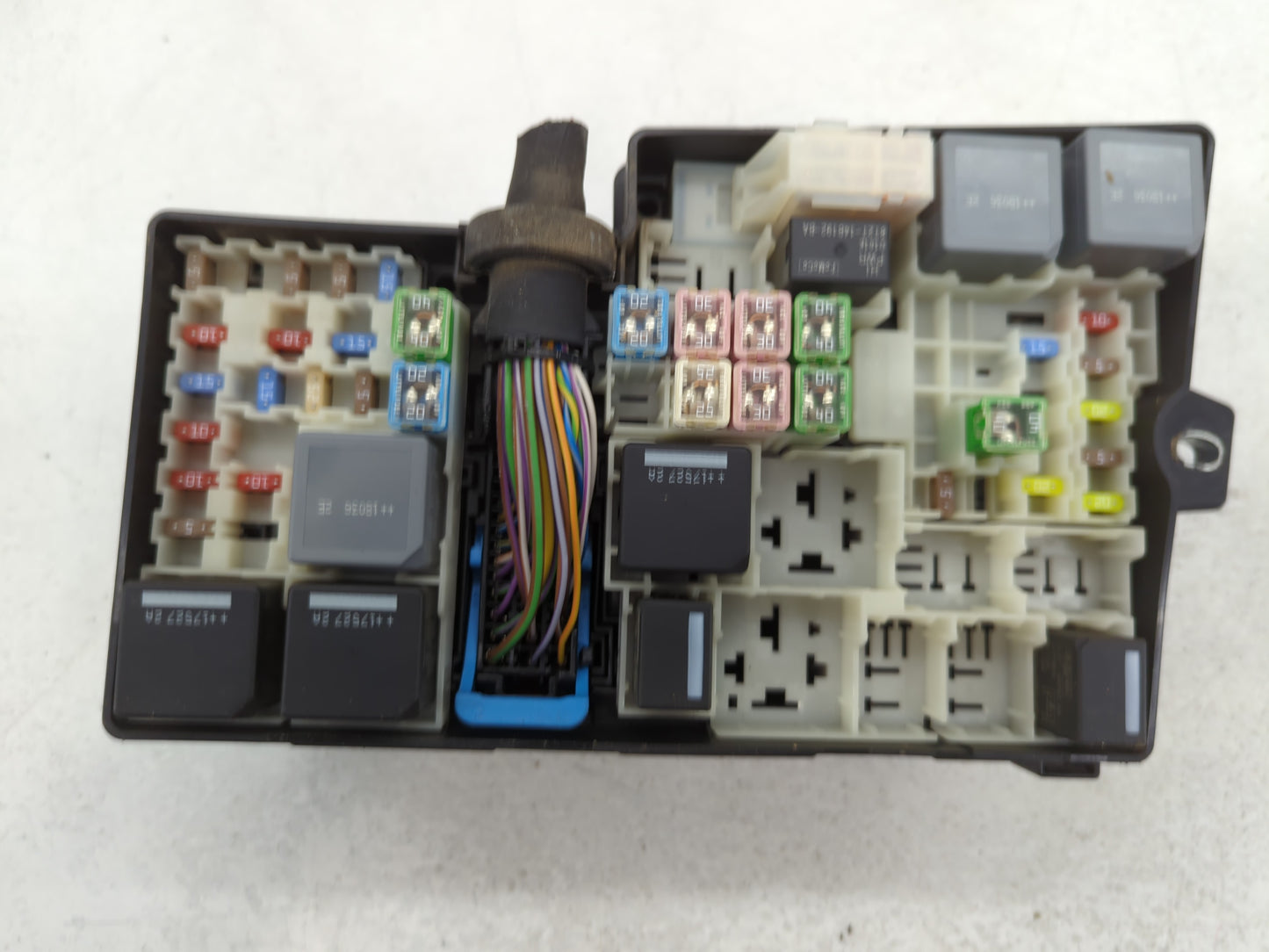 2018 Ford Escape Fusebox Fuse Box Panel Relay Module P/N:E00027328 AV6T-14A142-AB Fits OEM Used Auto Parts - Oemusedautopart