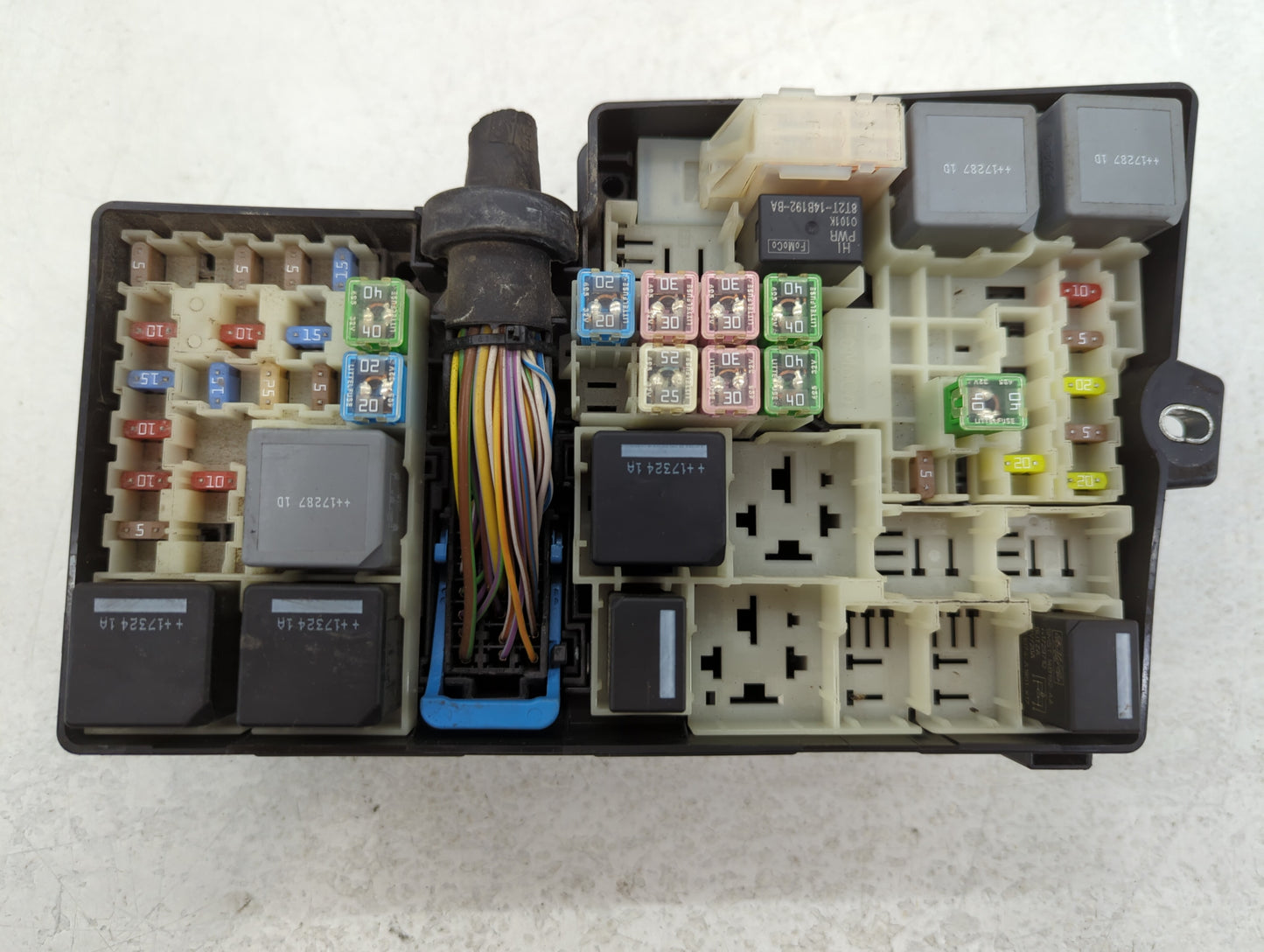 2018 Ford Escape Fusebox Fuse Box Panel Relay Module P/N:E00027328 AV6T-14A142-AB Fits OEM Used Auto Parts - Oemusedautopart