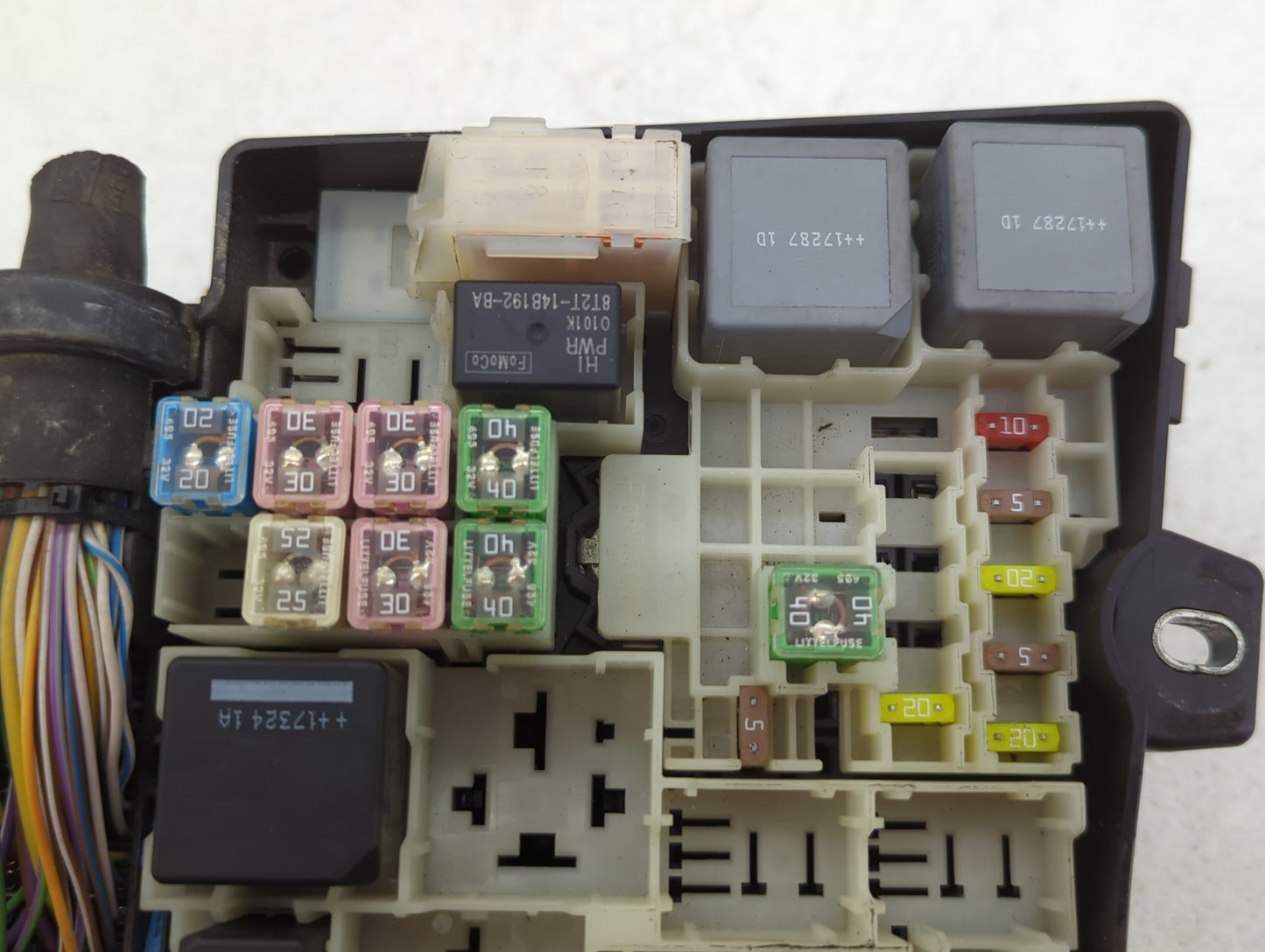 2018 Ford Escape Fusebox Fuse Box Panel Relay Module P/N:E00027328 AV6T-14A142-AB Fits OEM Used Auto Parts - Oemusedautopart
