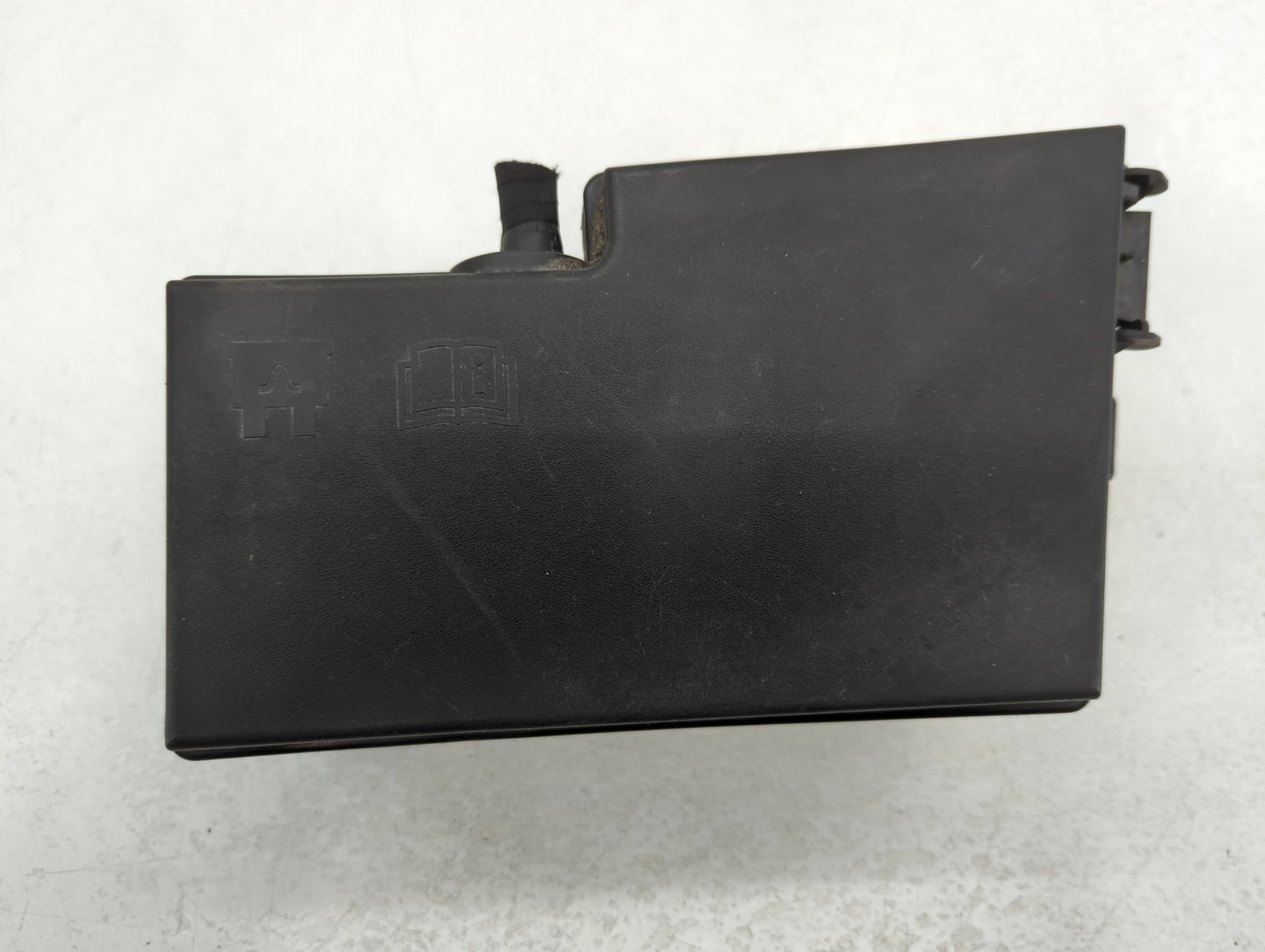 2018 Ford Escape Fusebox Fuse Box Panel Relay Module P/N:21090 000 001 E00027328, AV6T-14A142-AB Fits OEM Used Auto Parts - 