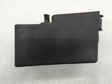 2018 Ford Escape Fusebox Fuse Box Panel Relay Module P/N:21090 000 001 E00027328, AV6T-14A142-AB Fits OEM Used Auto Parts - 
