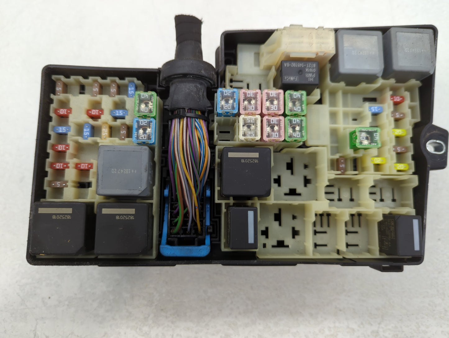 2018 Ford Escape Fusebox Fuse Box Panel Relay Module P/N:21090 000 001 E00027328, AV6T-14A142-AB Fits OEM Used Auto Parts - 