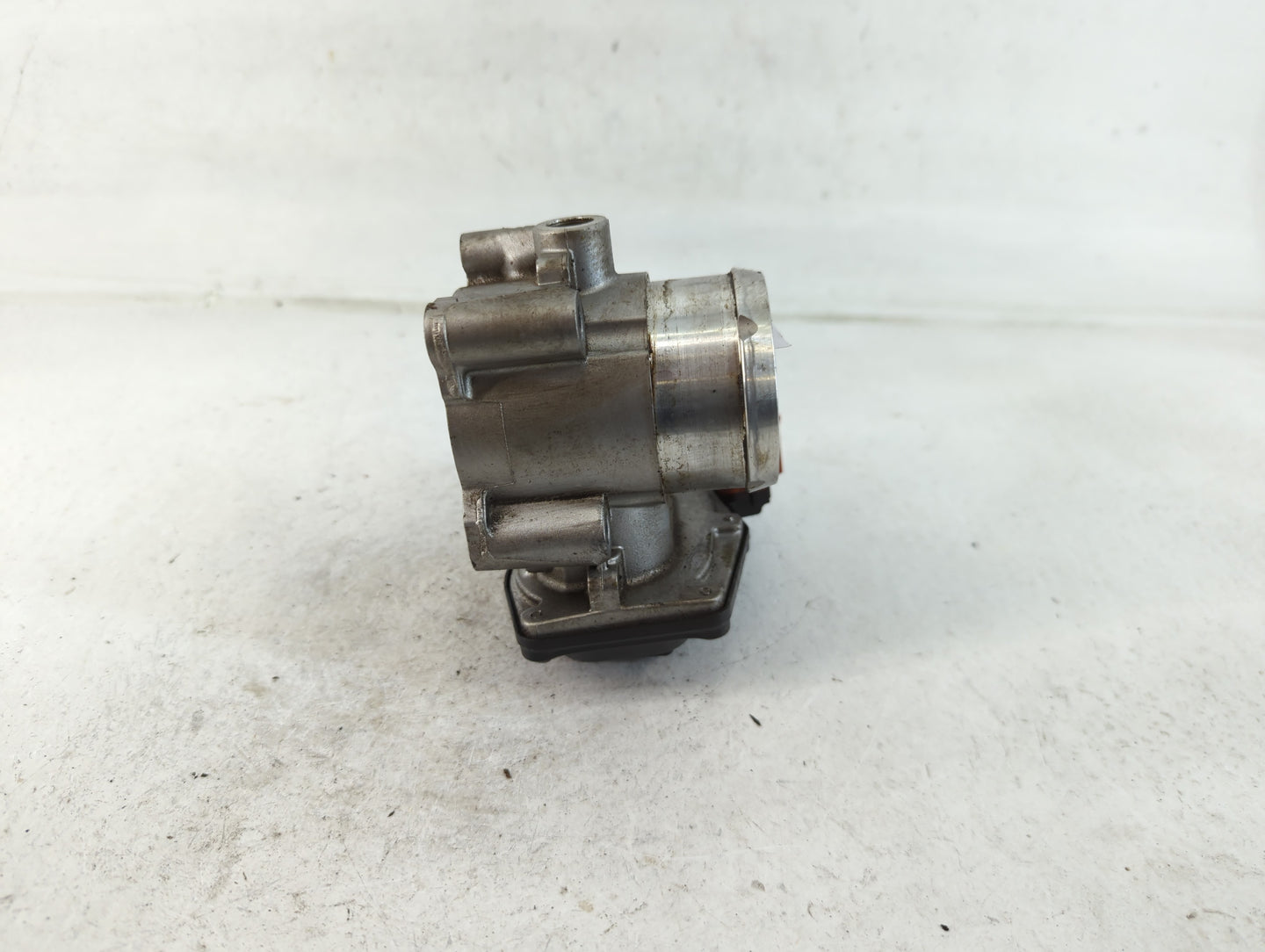 2017-2019 Ford Escape Throttle Body P/N:DS7G-9F991-CA B18 048 6802 Fits Fits 2014 2015 2016 2017 2018 2019 2020 OEM Used Aut