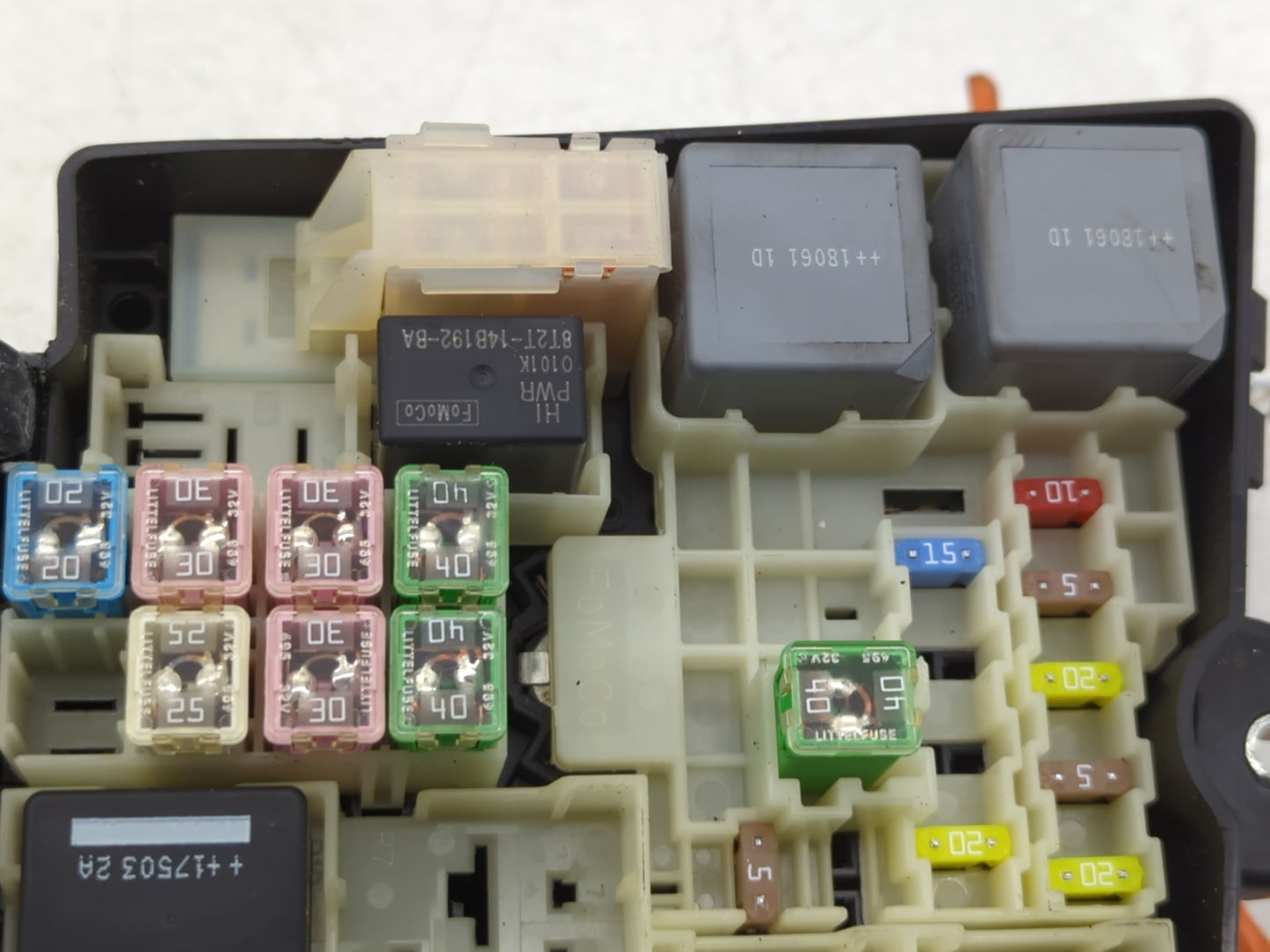 2018 Ford Escape Fusebox Fuse Box Panel Relay Module P/N:E00027328 AV6T-14A142-AB Fits OEM Used Auto Parts - Oemusedautopart
