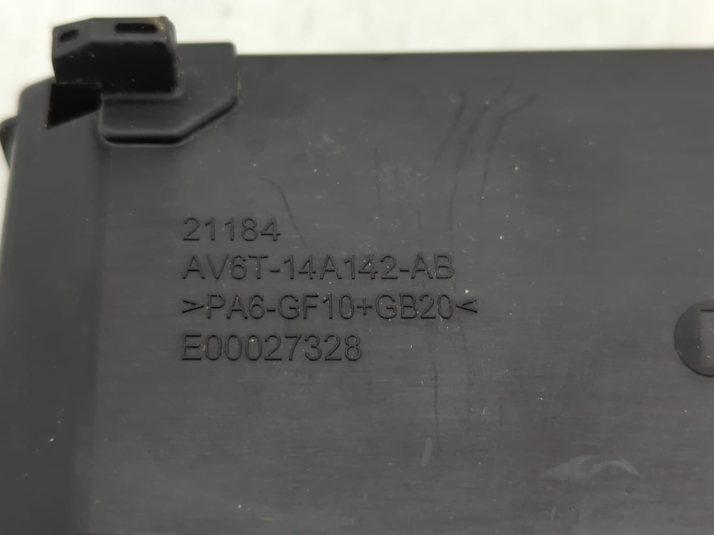 2018 Ford Escape Fusebox Fuse Box Panel Relay Module P/N:E00027328 AV6T-14A142-AB Fits OEM Used Auto Parts - Oemusedautopart