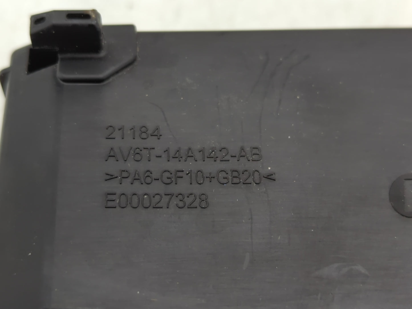2018 Ford Escape Fusebox Fuse Box Panel Relay Module P/N:E00027328 AV6T-14A142-AB Fits OEM Used Auto Parts - Oemusedautopart