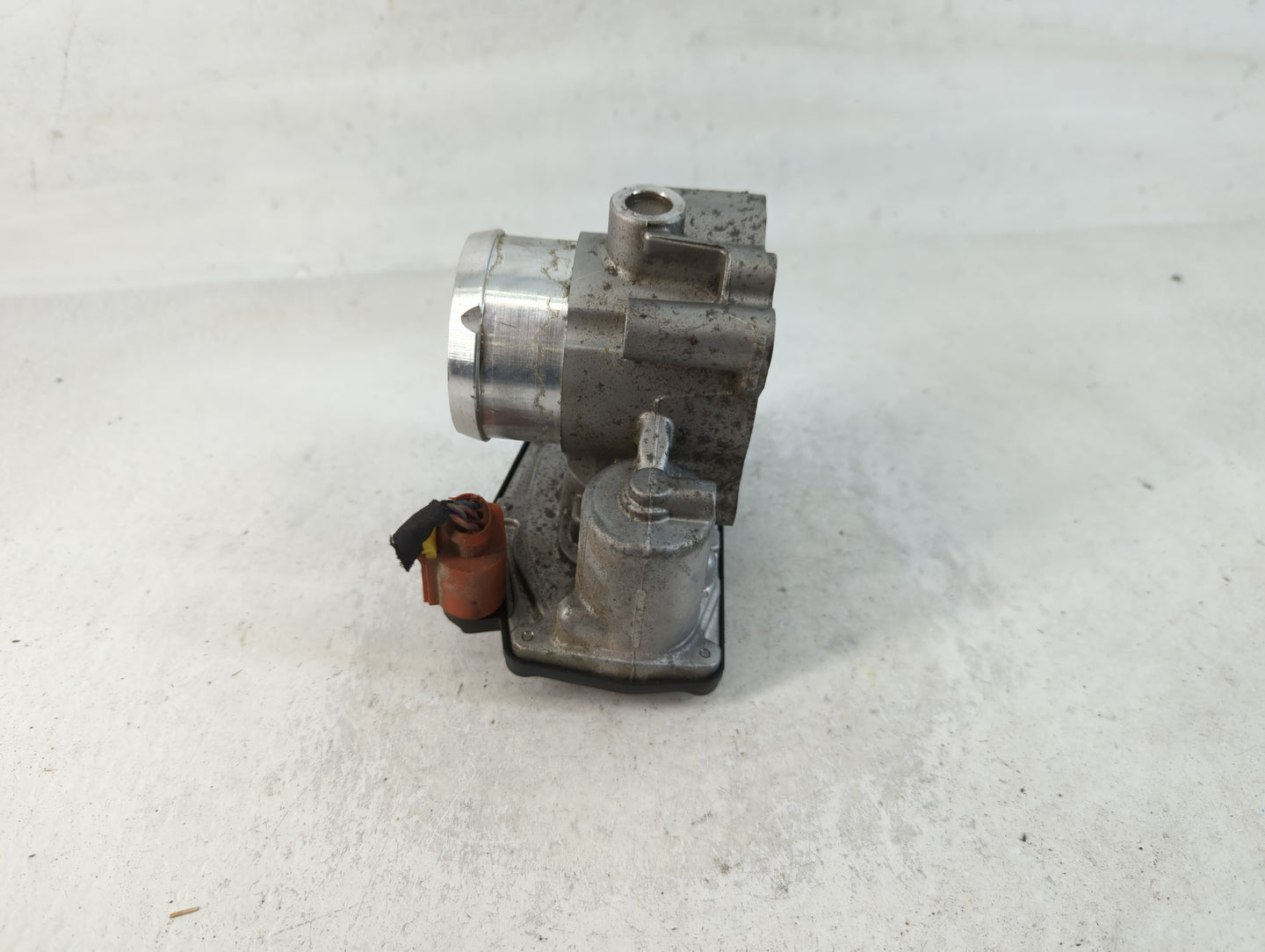 2017-2019 Ford Escape Throttle Body P/N:B18 012 4993 DS7G-9F991-CA Fits Fits 2014 2015 2016 2017 2018 2019 2020 OEM Used Aut