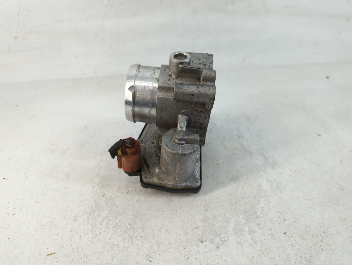 2017-2019 Ford Escape Throttle Body P/N:B18 012 4993 DS7G-9F991-CA Fits Fits 2014 2015 2016 2017 2018 2019 2020 OEM Used Aut