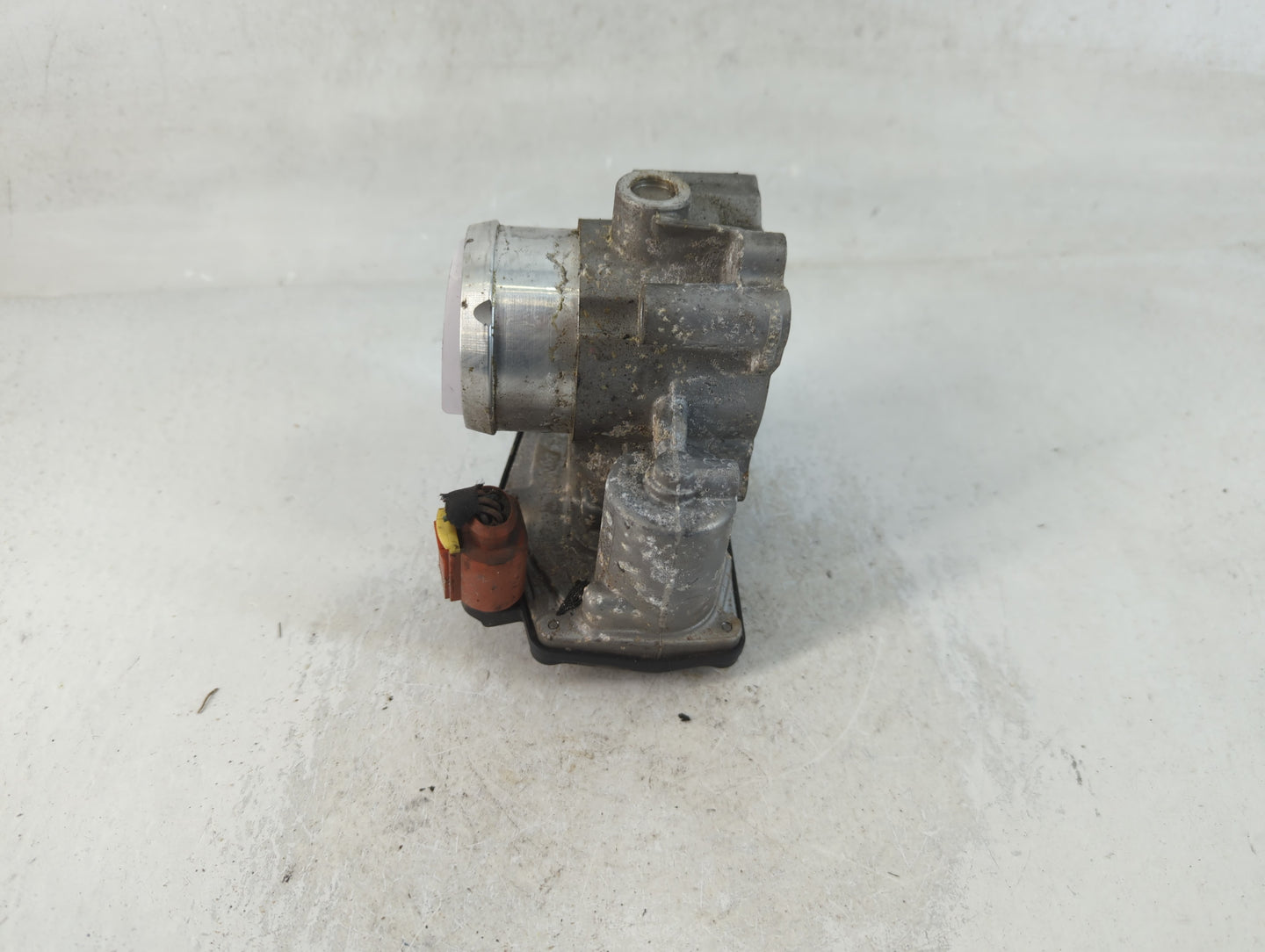 2017-2019 Ford Escape Throttle Body P/N:DS7G-9F991-GA Fits Fits 2014 2015 2016 2017 2018 2019 2020 OEM Used Auto Parts - Oem