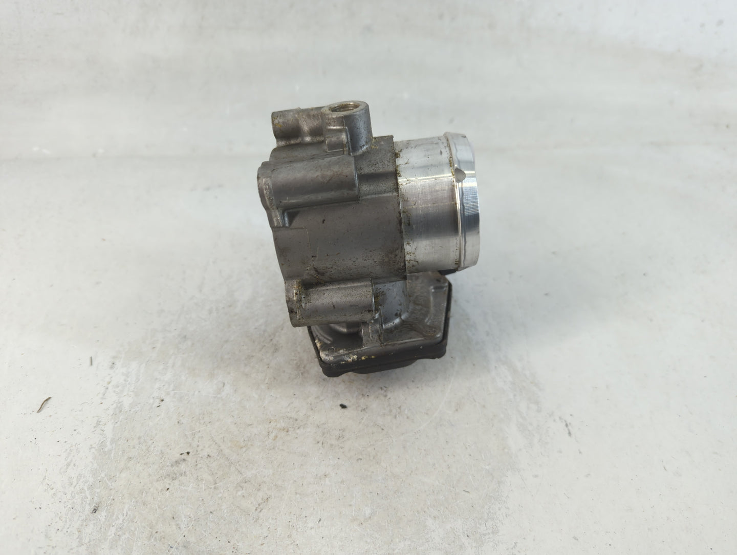 2017-2019 Ford Escape Throttle Body P/N:DS7G-9F991-GA Fits Fits 2014 2015 2016 2017 2018 2019 2020 OEM Used Auto Parts - Oem
