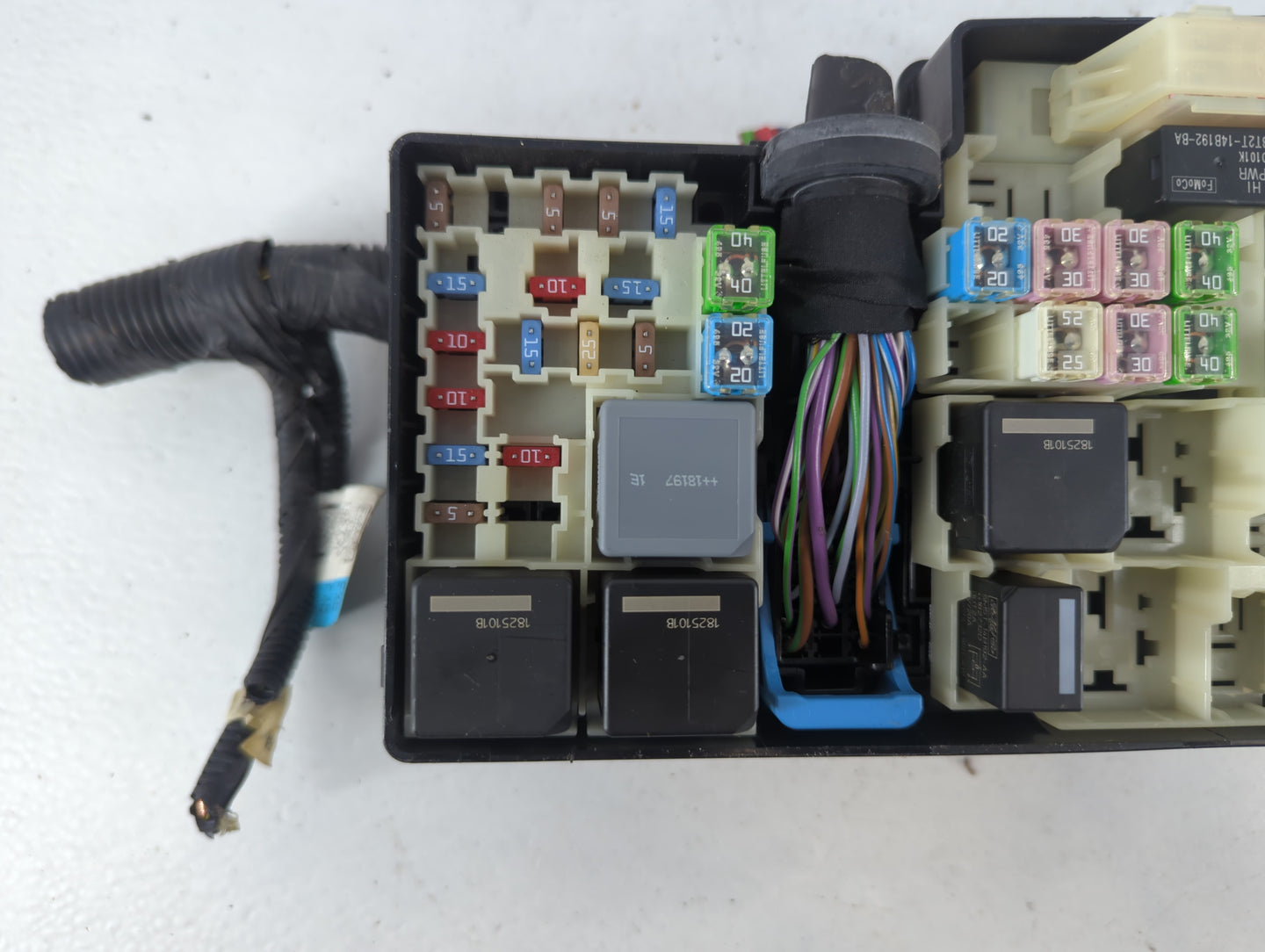 2018 Ford Escape Fusebox Fuse Box Panel Relay Module P/N:AV6T-14A067-AD Fits OEM Used Auto Parts - Oemusedautoparts1.com