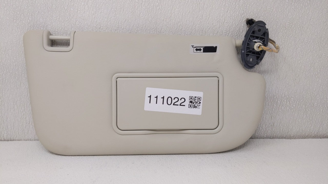 2018 Ford Escape Sun Visor Shade Replacement Passenger Right Mirror Fits Fits 2013 2014 2015 2016 2017 2019 OEM Used Auto Pa