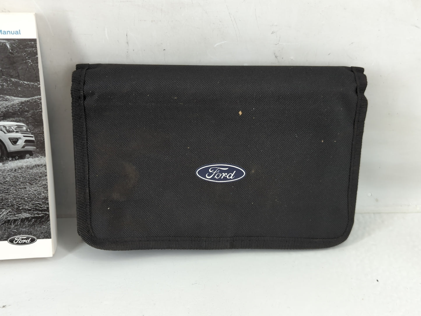 2018 Ford Expedition Owners Manual Book Guide P/N:JL1J 19A321 AC OEM Used Auto Parts - Oemusedautoparts1.com