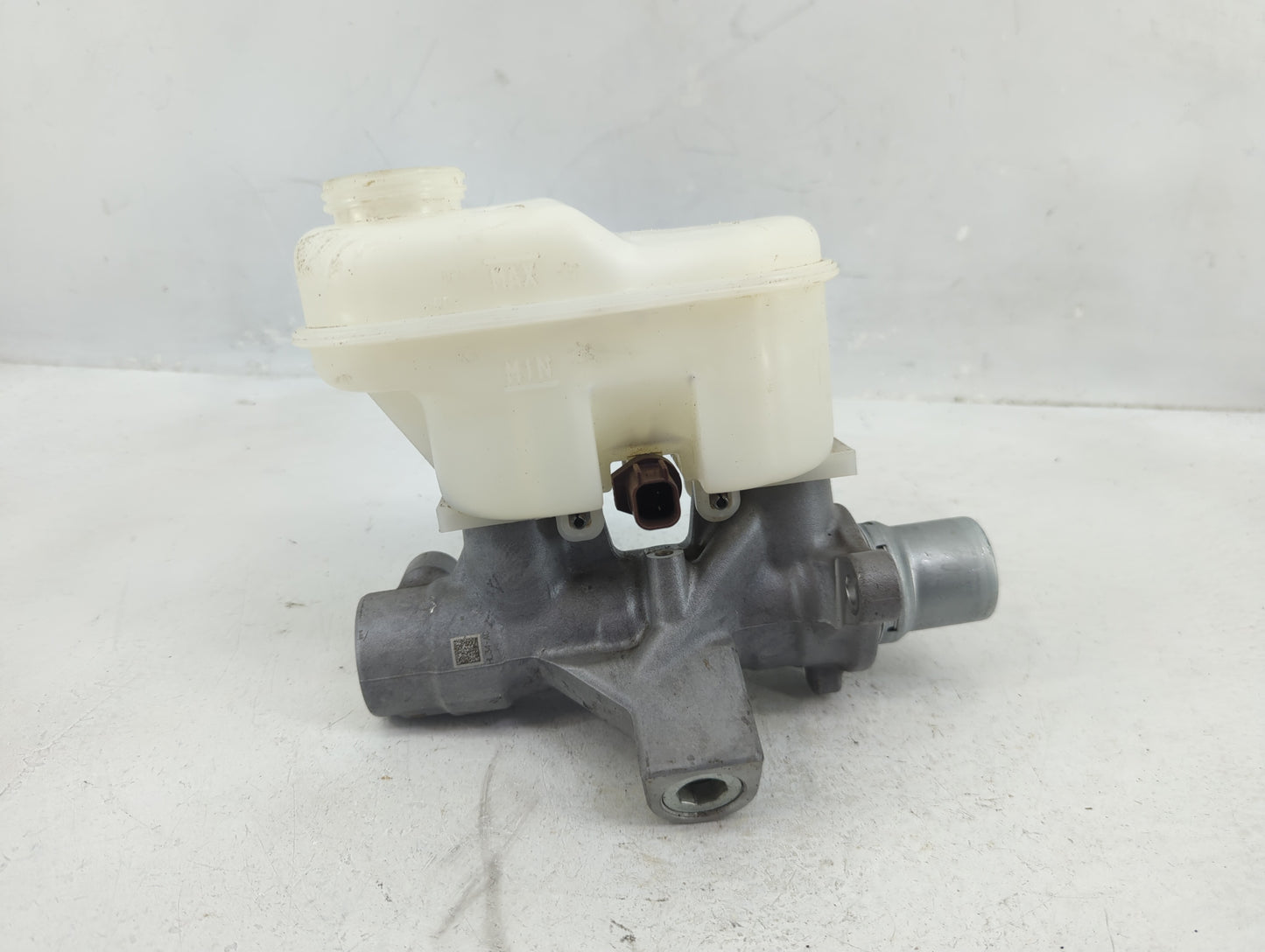 2018-2021 Ford Expedition Brake Master Cylinder - Oemusedautoparts1.com