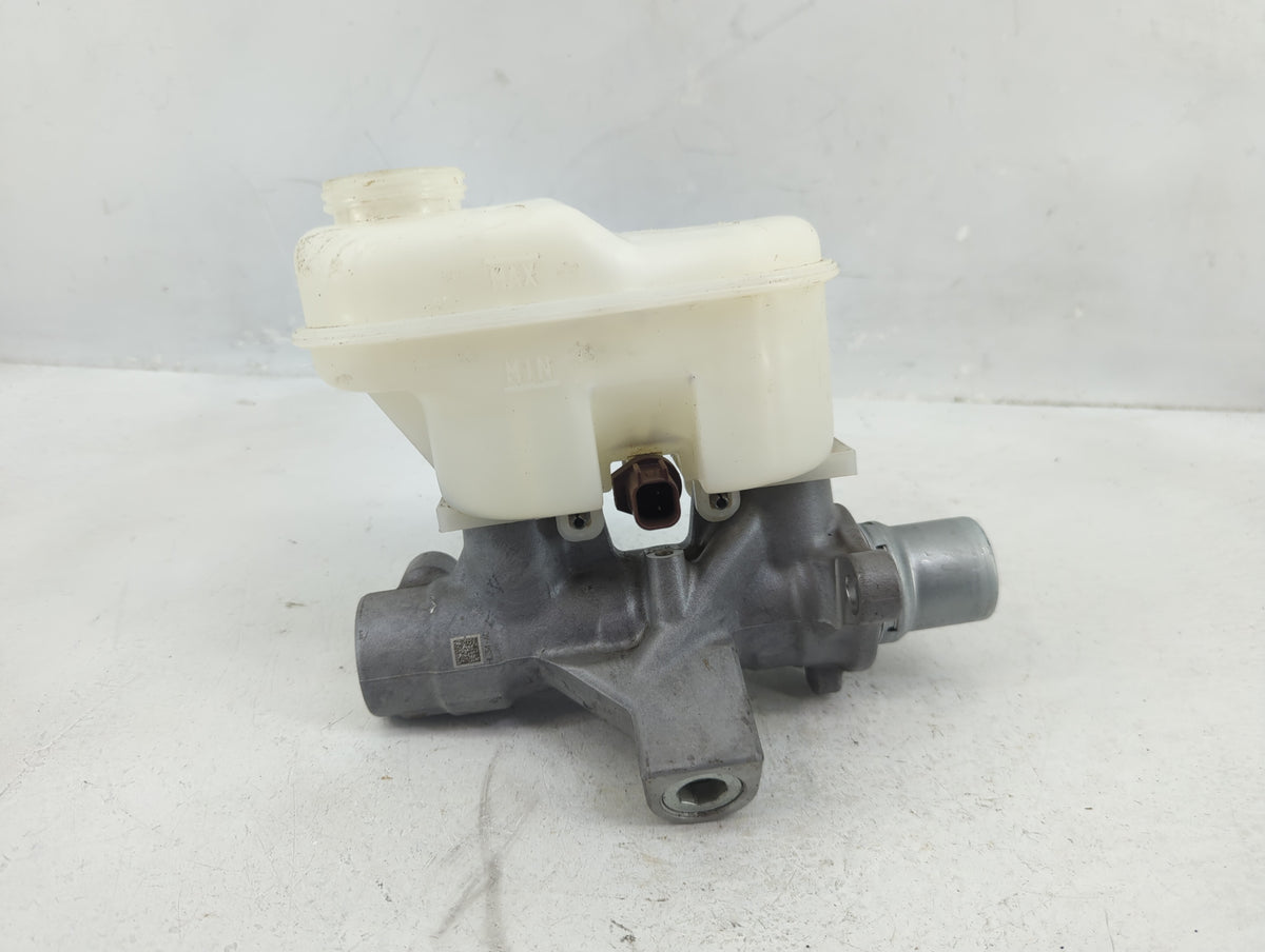 2018-2021 Ford Expedition Brake Master Cylinder 1376387 - Oemusedautoparts1.com
