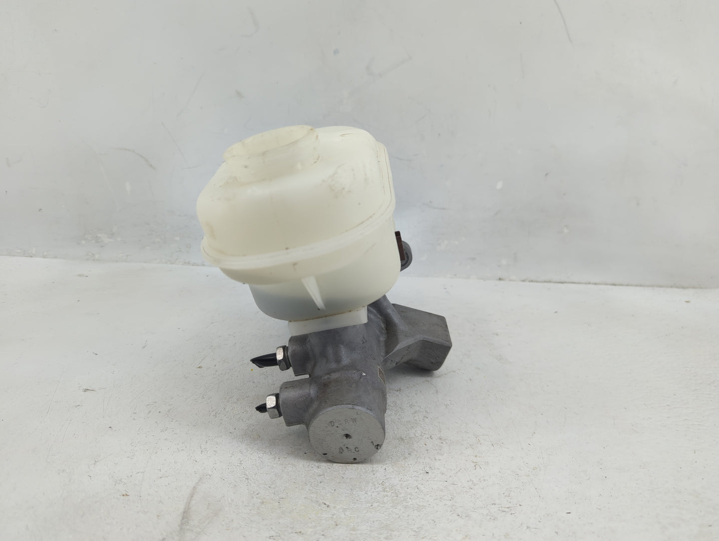 2018-2021 Ford Expedition Brake Master Cylinder - Oemusedautoparts1.com