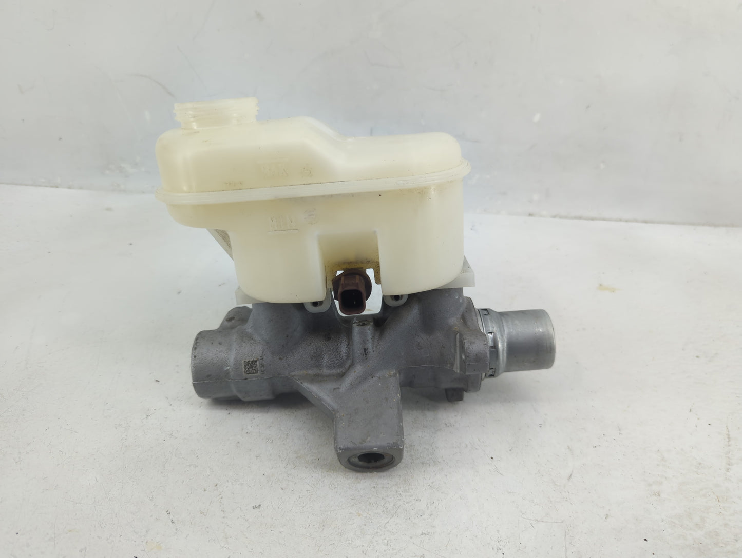 2018-2021 Ford Expedition Brake Master Cylinder - Oemusedautoparts1.com