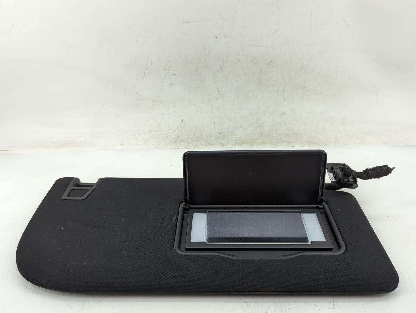 2018-2021 Ford Expedition Sun Visor Shade Replacement Passenger Right Mirror Fits Fits 2018 2019 2020 2021 OEM Used Auto Par