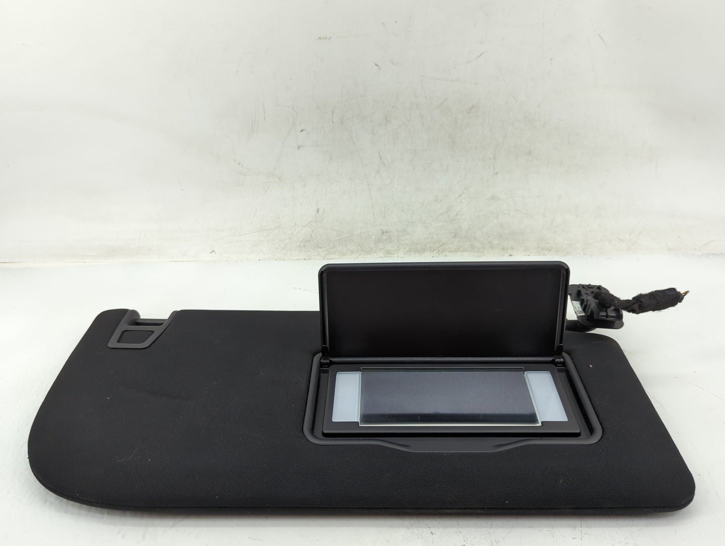 2018-2021 Ford Expedition Sun Visor Shade Replacement Passenger Right Mirror Fits Fits 2018 2019 2020 2021 OEM Used Auto Par