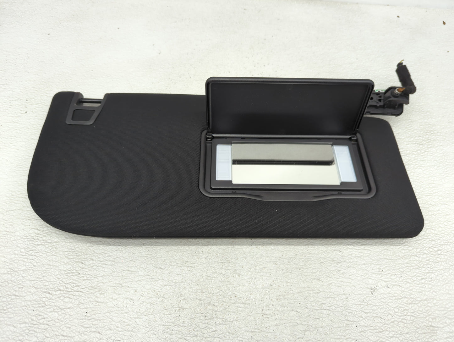 2018-2021 Ford Expedition Sun Visor Shade Replacement Passenger Right Mirror Fits Fits 2018 2019 2020 2021 OEM Used Auto Par