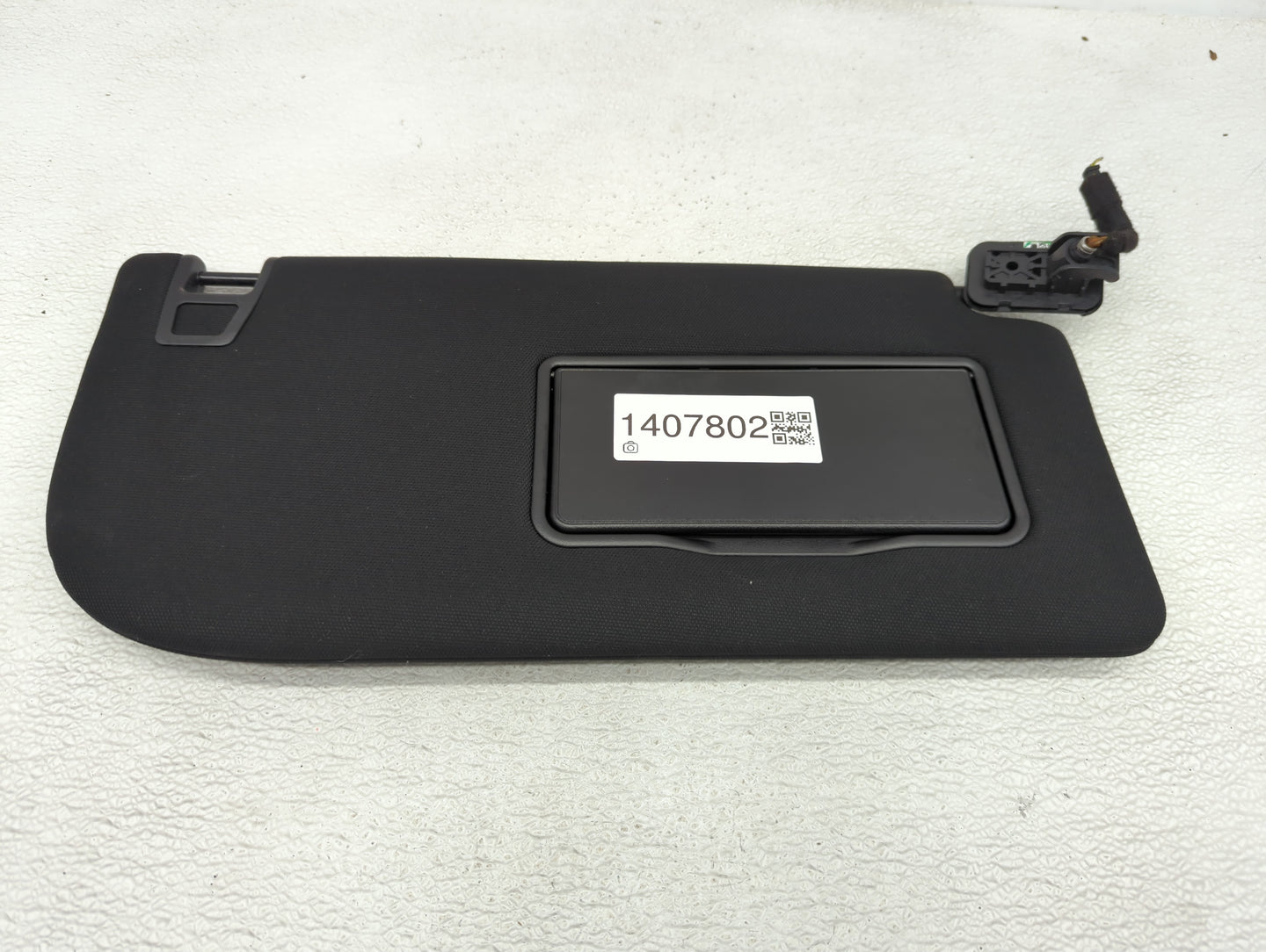 2018-2021 Ford Expedition Sun Visor Shade Replacement Passenger Right Mirror Fits Fits 2018 2019 2020 2021 OEM Used Auto Par