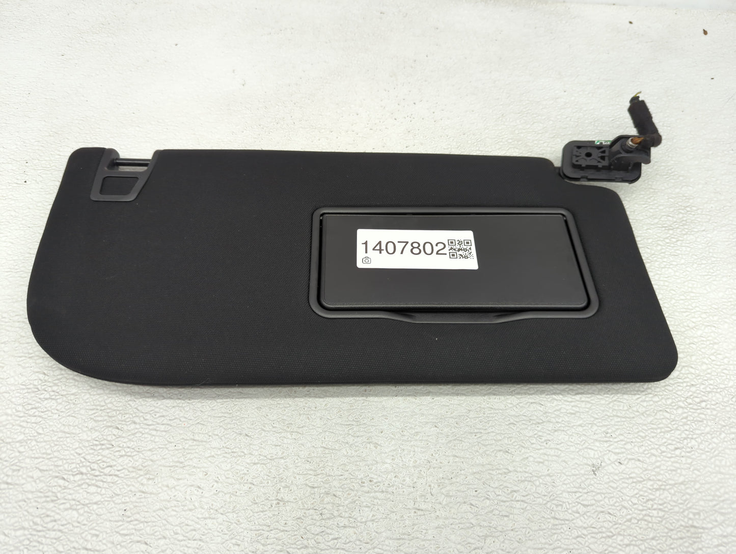 2018-2021 Ford Expedition Sun Visor Shade Replacement Passenger Right Mirror Fits Fits 2018 2019 2020 2021 OEM Used Auto Par