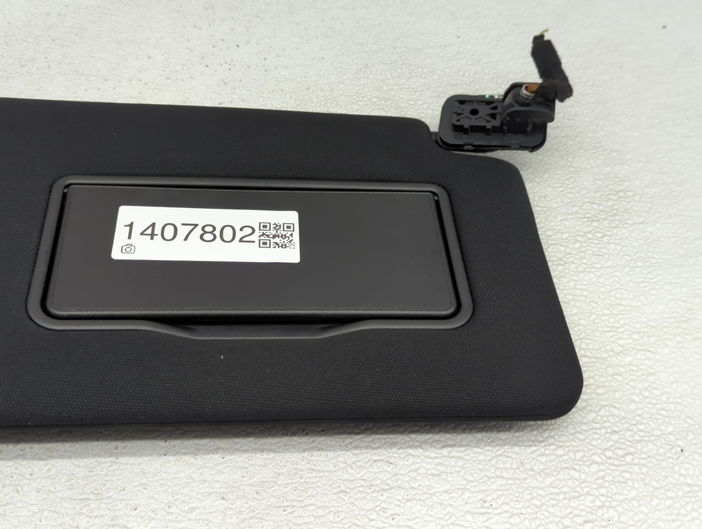 2018-2021 Ford Expedition Sun Visor Shade Replacement Passenger Right Mirror Fits Fits 2018 2019 2020 2021 OEM Used Auto Par