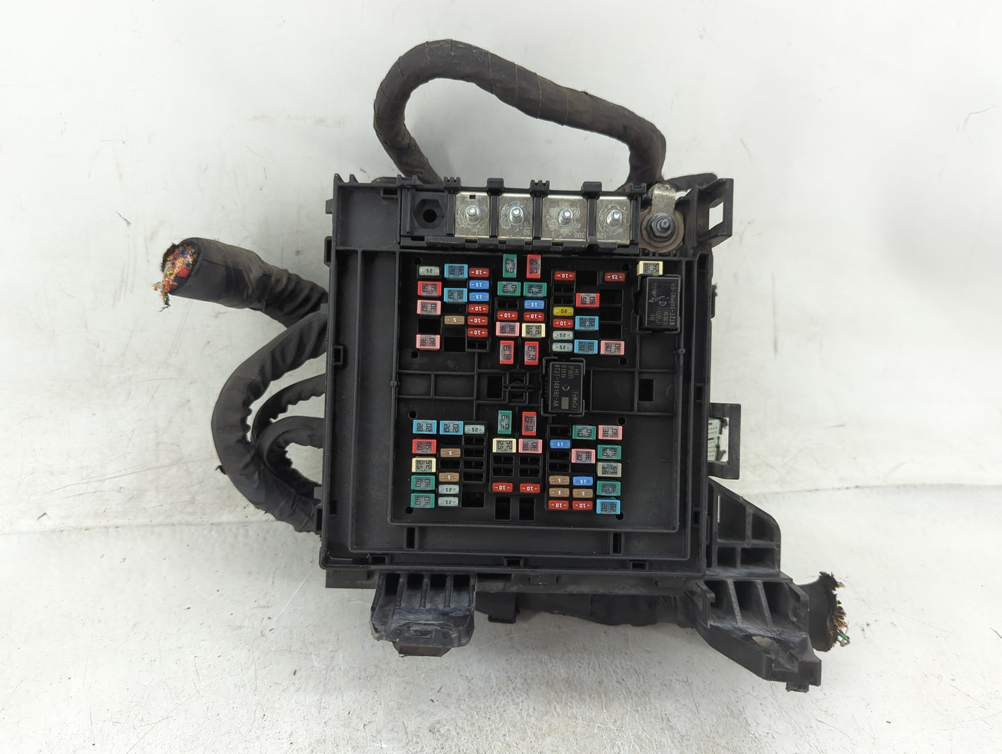 2018-2019 Ford Expedition Fusebox Fuse Box Panel Relay Module P/N:JU5T-14A003-EA Fits Fits 2018 2019 OEM Used Auto Parts - O