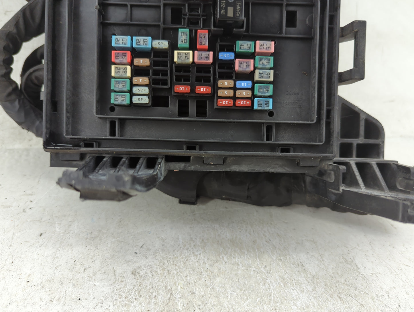 2018-2019 Ford Expedition Fusebox Fuse Box Panel Relay Module P/N:JU5T-14A003-EA Fits Fits 2018 2019 OEM Used Auto Parts - O
