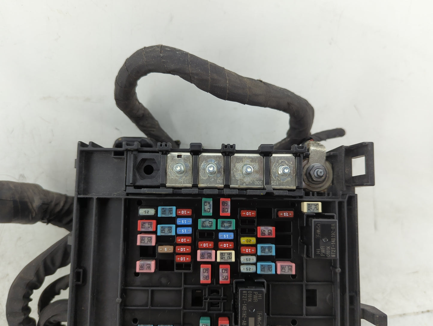 2018-2019 Ford Expedition Fusebox Fuse Box Panel Relay Module P/N:JU5T-14A003-EA Fits Fits 2018 2019 OEM Used Auto Parts - O