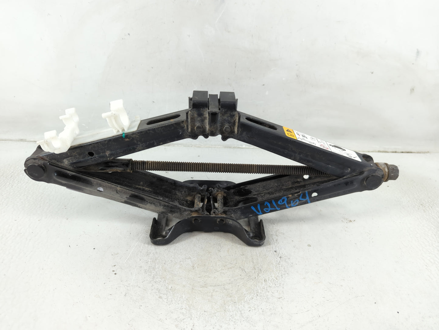 2018 Ford Explorer Spare Scissor Car Jack - Oemusedautoparts1.com