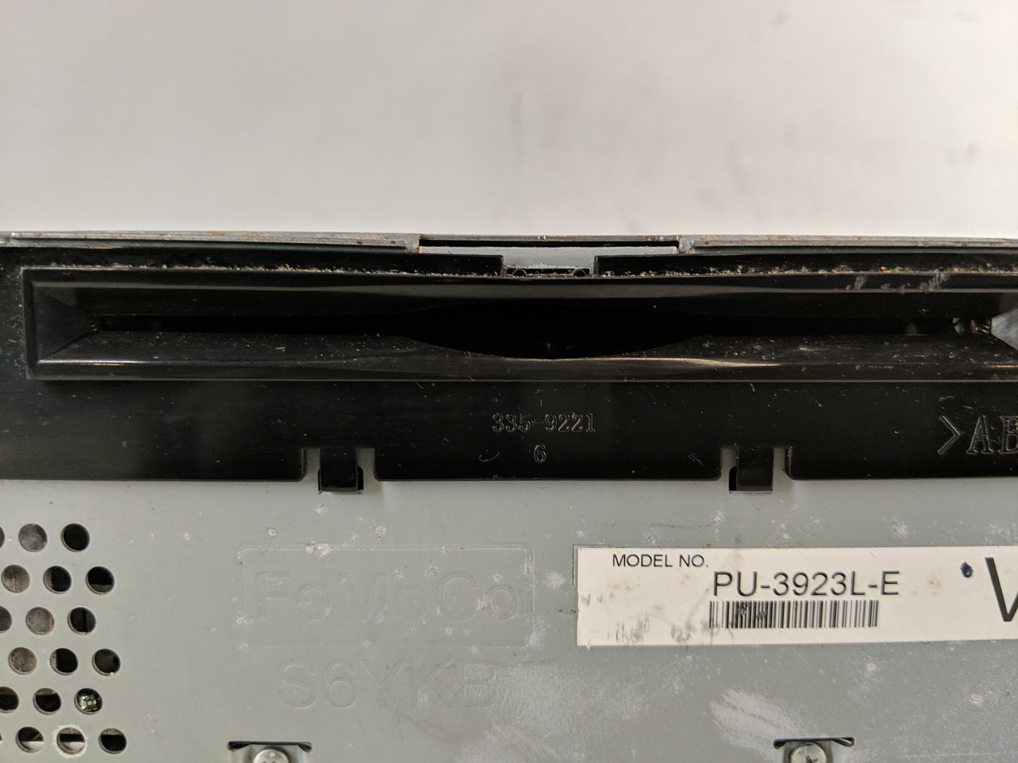 2016-2018 Ford Explorer Radio AM FM Cd Player Receiver Replacement P/N:JB5T-19C107-CB Fits Fits 2016 2017 2018 OEM Used Auto