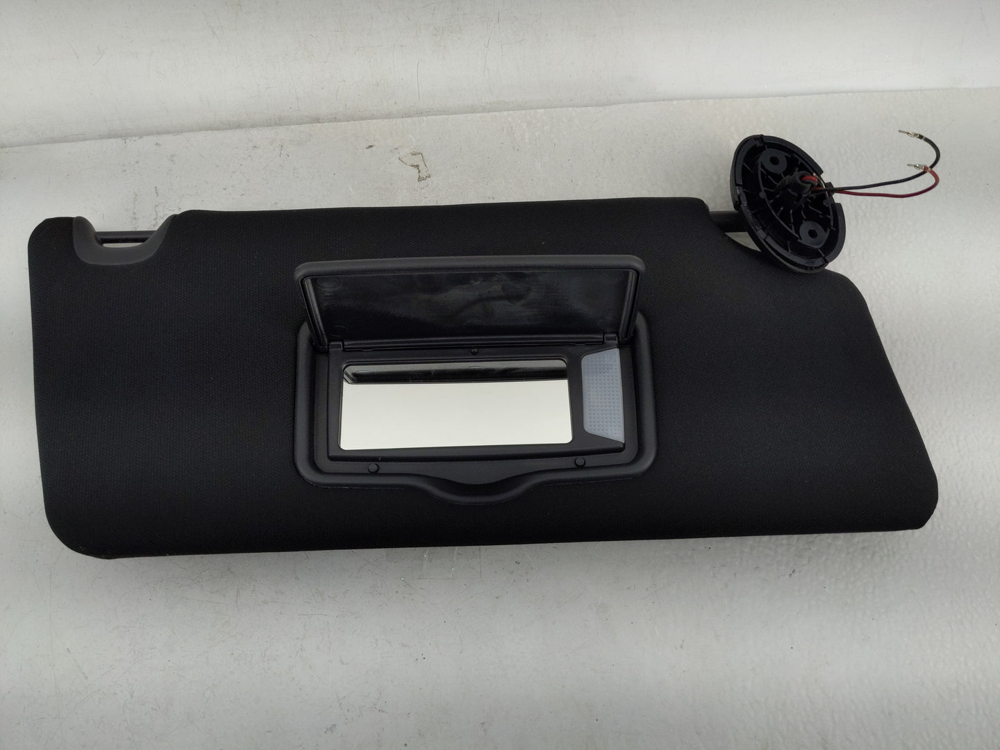 2018 Ford Explorer Sun Visor Shade Replacement Passenger Right Mirror Fits OEM Used Auto Parts - Oemusedautoparts1.com