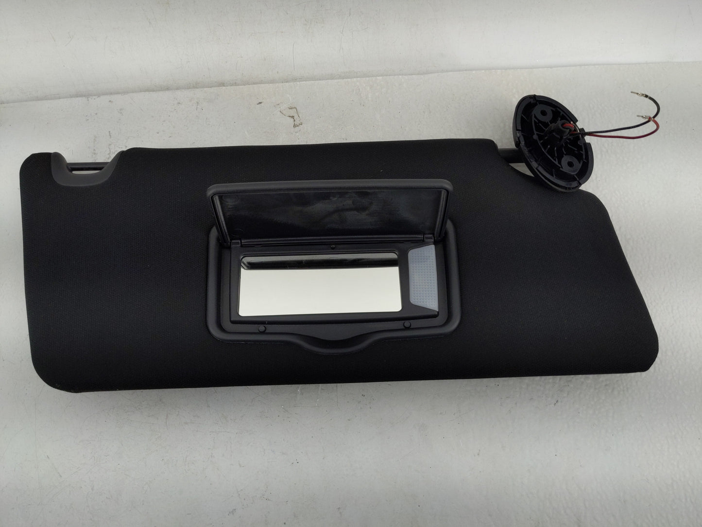 2018 Ford Explorer Sun Visor Shade Replacement Passenger Right Mirror Fits OEM Used Auto Parts - Oemusedautoparts1.com