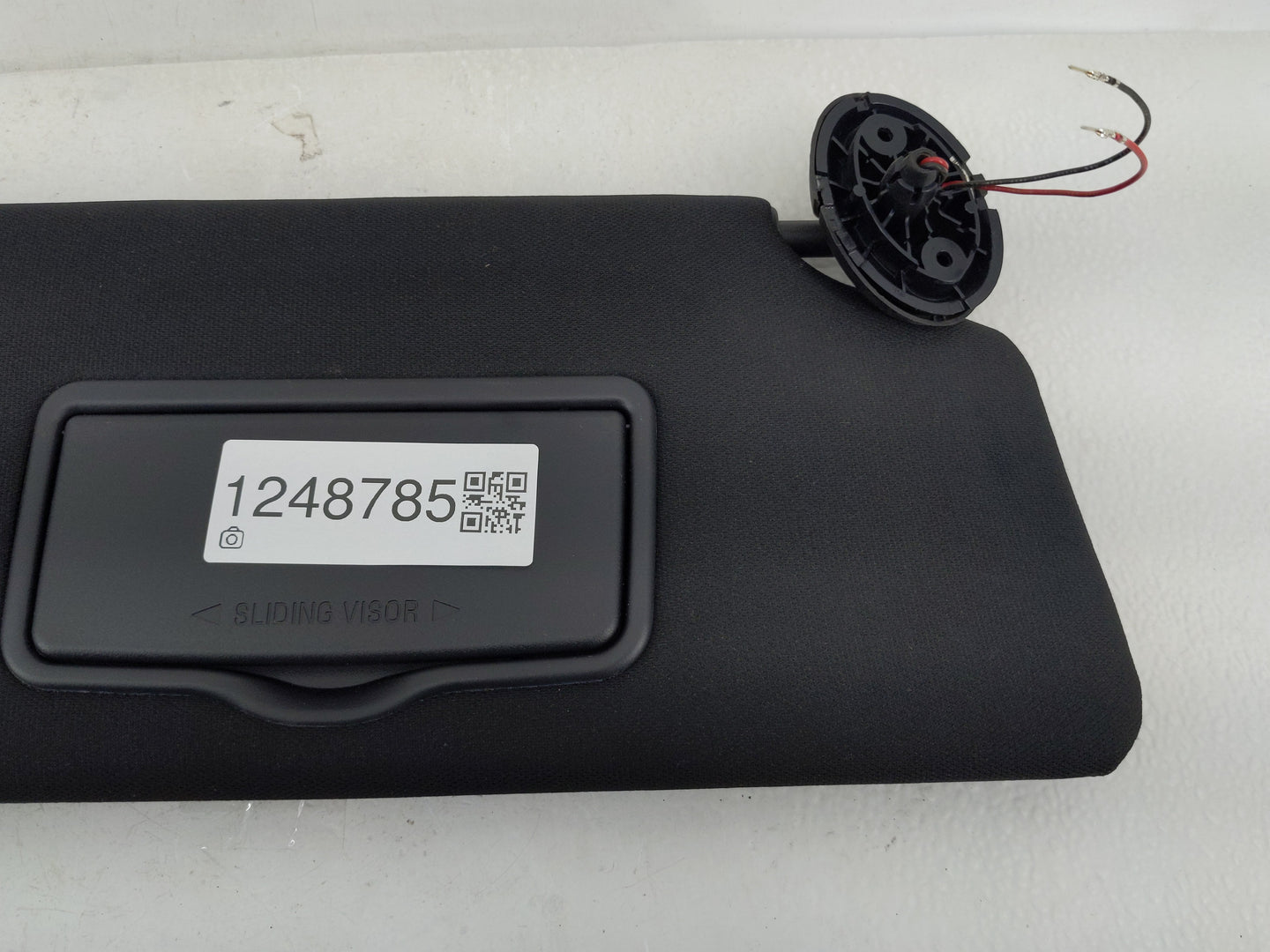 2018 Ford Explorer Sun Visor Shade Replacement Passenger Right Mirror Fits OEM Used Auto Parts - Oemusedautoparts1.com