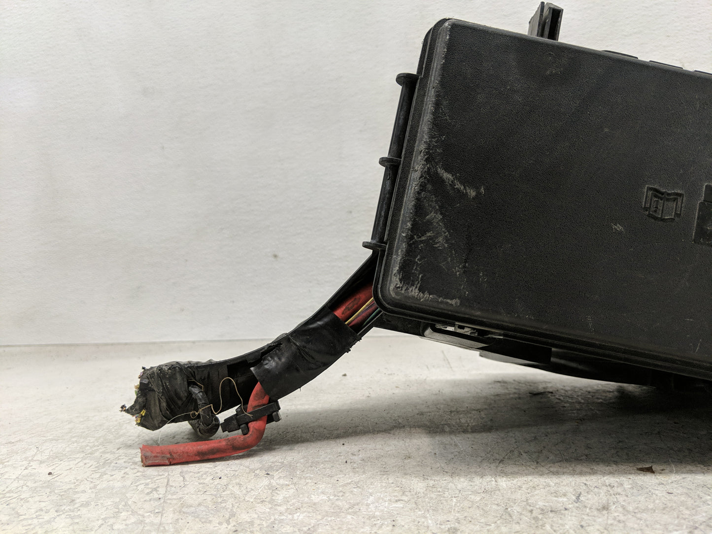 2018-2019 Ford Explorer Fusebox Fuse Box Panel Relay Module P/N:GU5T-14A003-AA Fits Fits 2018 2019 OEM Used Auto Parts - Oem