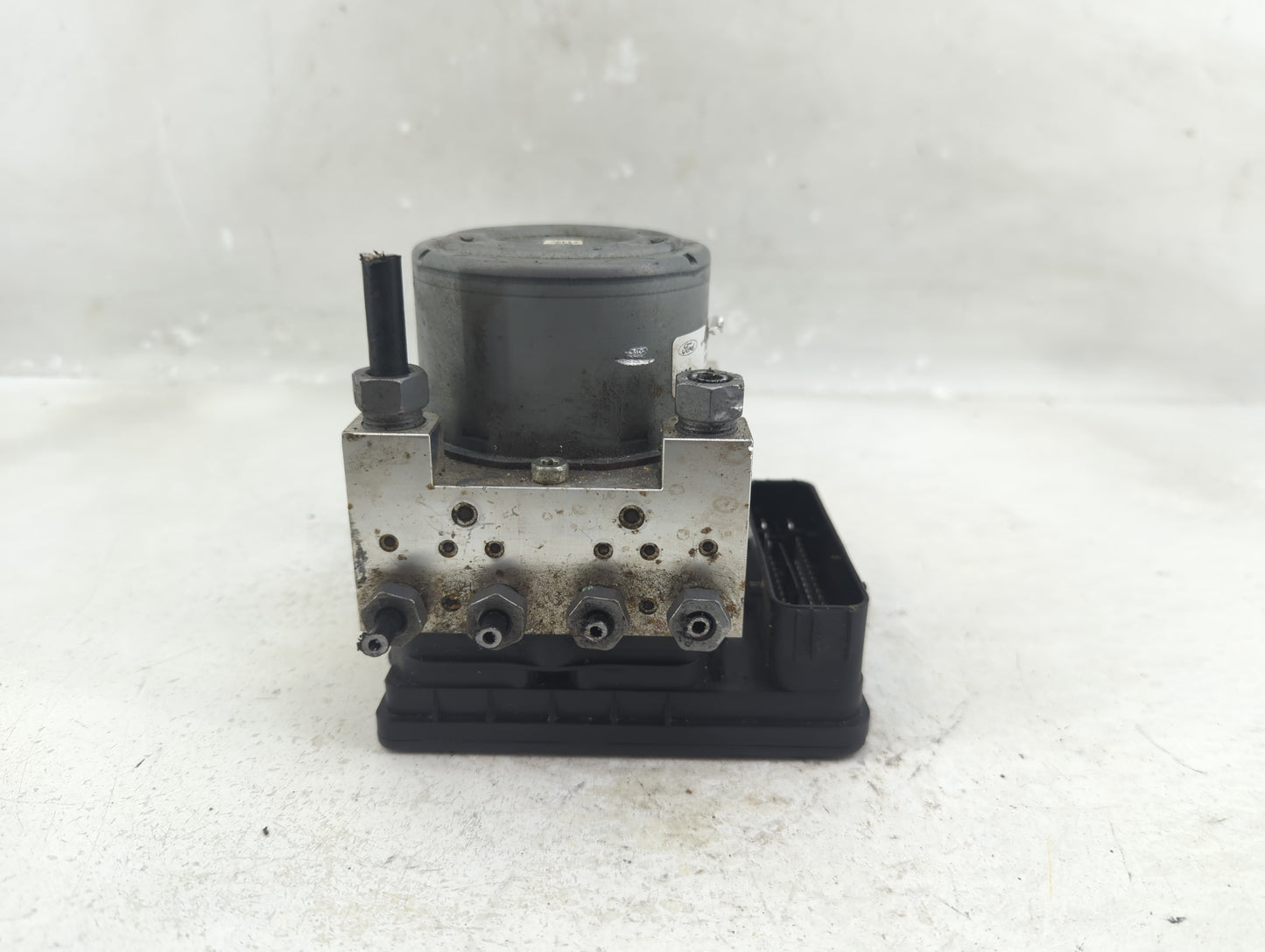 2018 Ford Explorer ABS Pump Control Module Replacement Fits OEM Used Auto Parts - Oemusedautoparts1.com