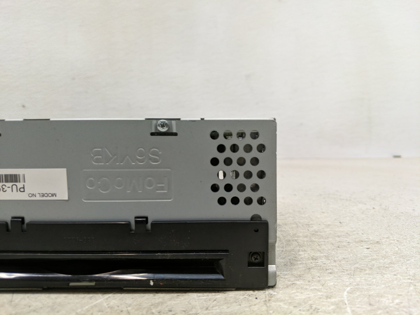 2018-2019 Ford Explorer Radio AM FM Cd Player Receiver Replacement P/N:JB5T-19C107-BB Fits Fits 2018 2019 OEM Used Auto Part
