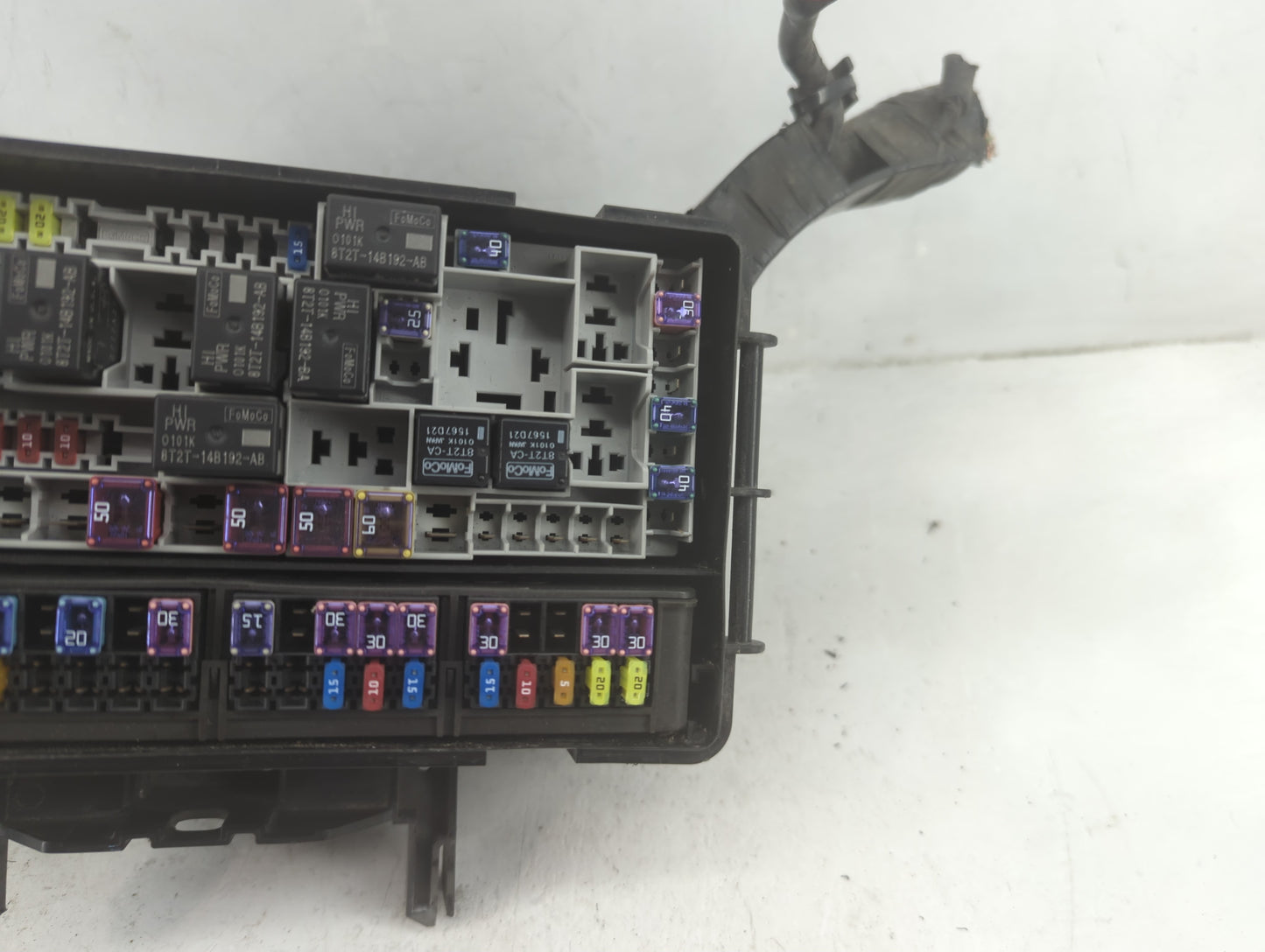 2018-2019 Ford Explorer Fusebox Fuse Box Panel Relay Module Fits Fits 2018 2019 OEM Used Auto Parts - Oemusedautoparts1.com