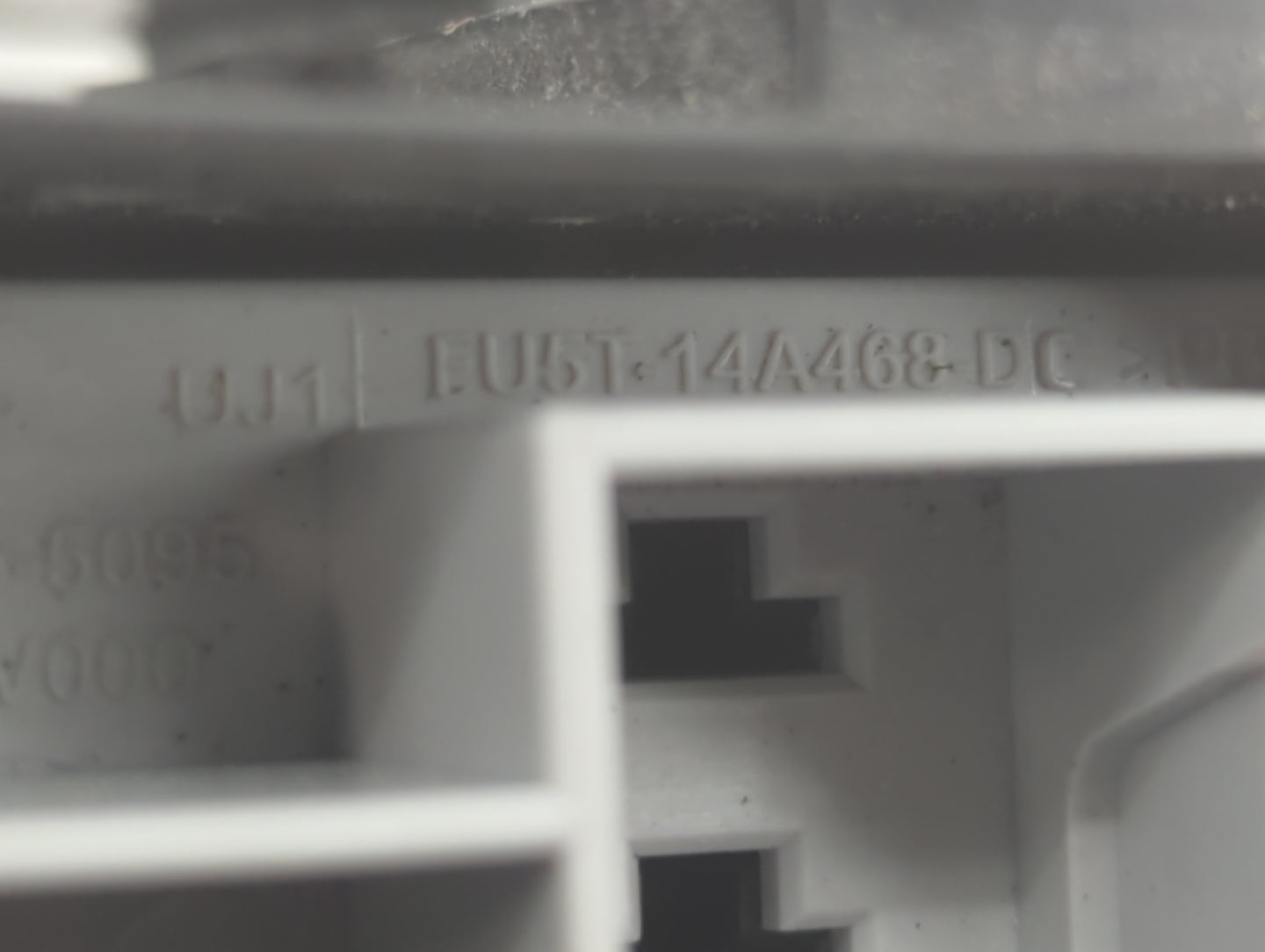 2018-2019 Ford Explorer Fusebox Fuse Box Panel Relay Module Fits Fits 2018 2019 OEM Used Auto Parts - Oemusedautoparts1.com